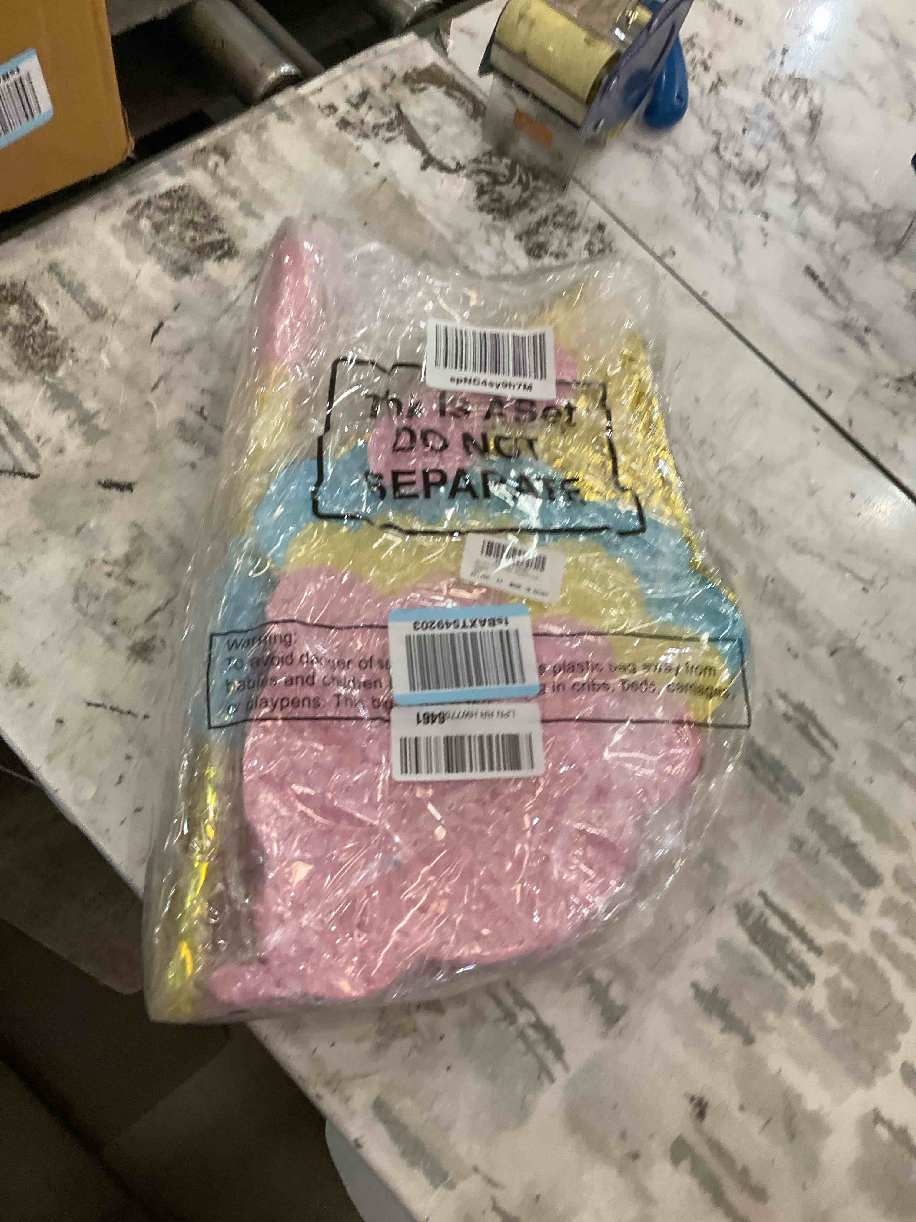 https://s3.amazonaws.com/lotting-images-prod/BargainHunt/EXS01477774_1717688287670.jpeg