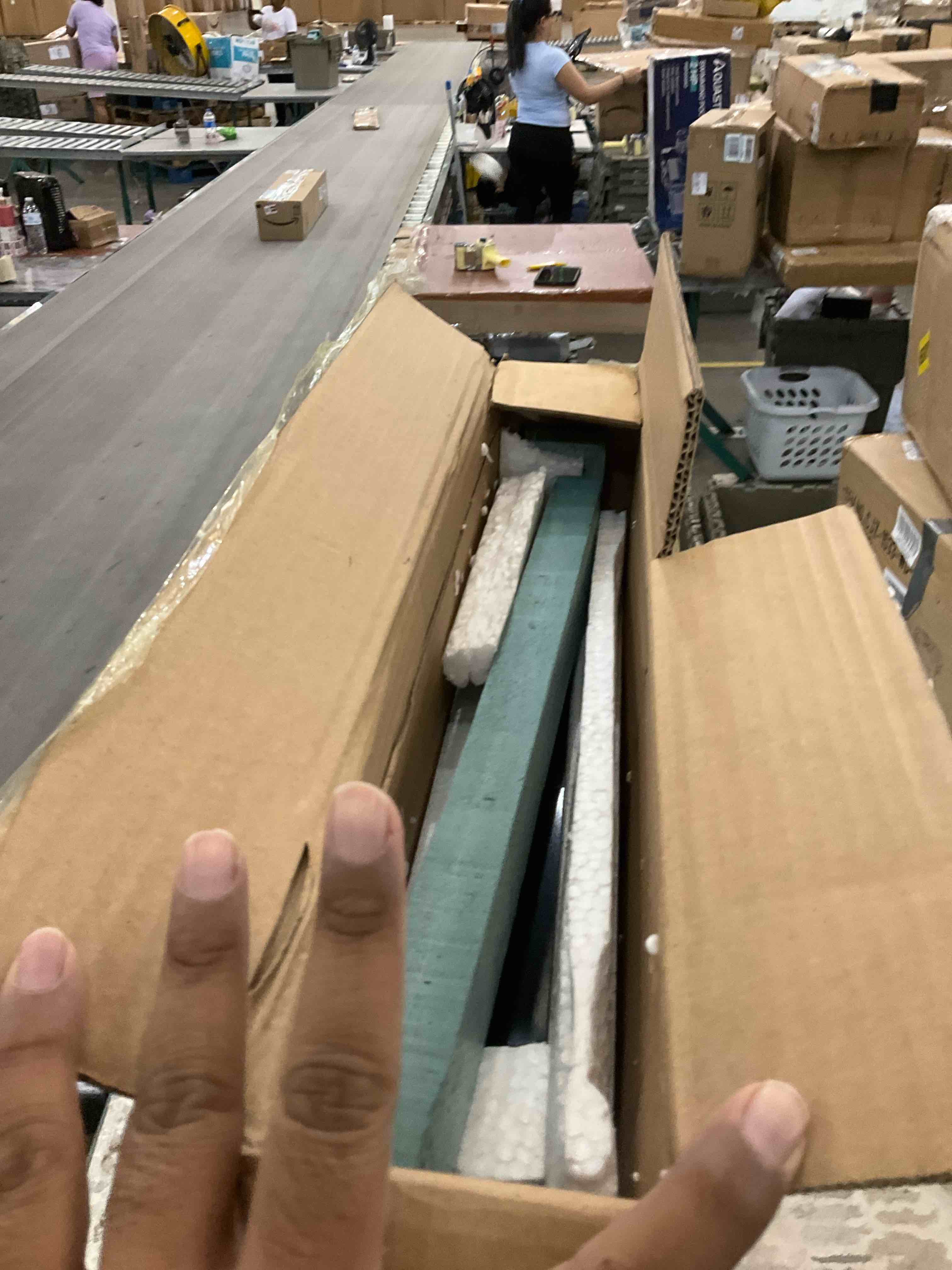 https://s3.amazonaws.com/lotting-images-prod/BargainHunt/EXS01477966_1717772005749.jpeg