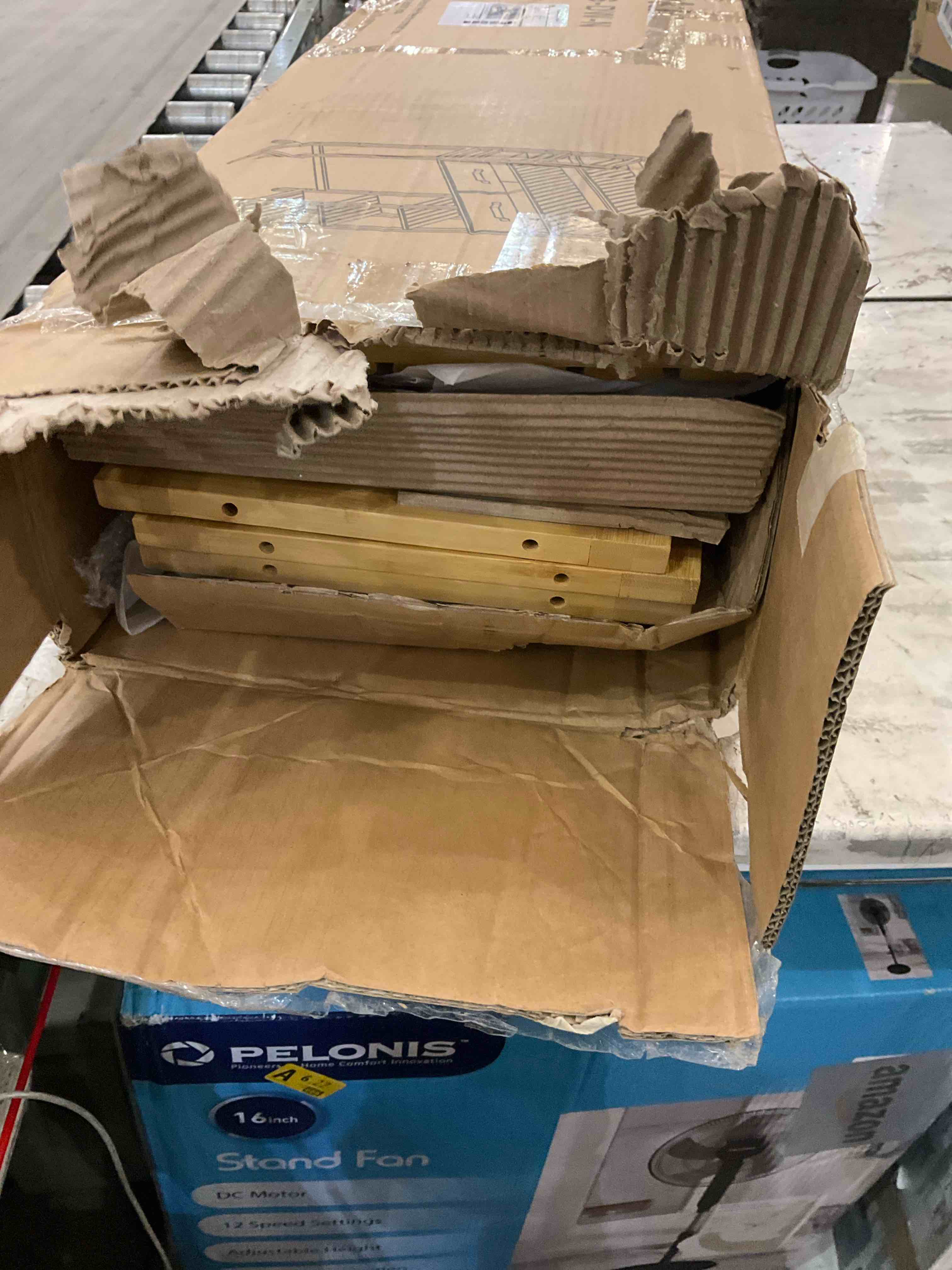 https://s3.amazonaws.com/lotting-images-prod/BargainHunt/EXS01477968_1717772339291.jpeg