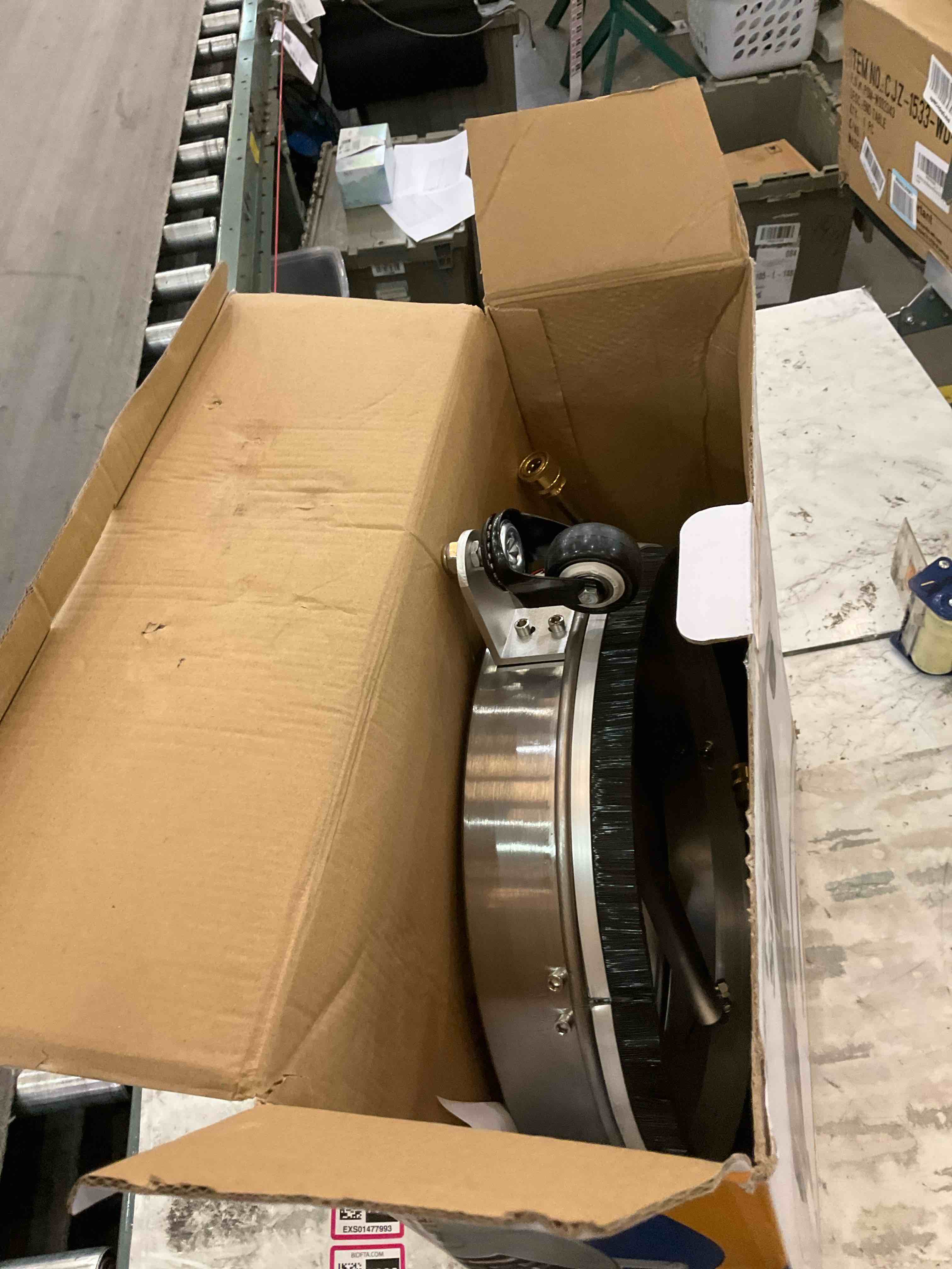 https://s3.amazonaws.com/lotting-images-prod/BargainHunt/EXS01477986_1717774802741.jpeg