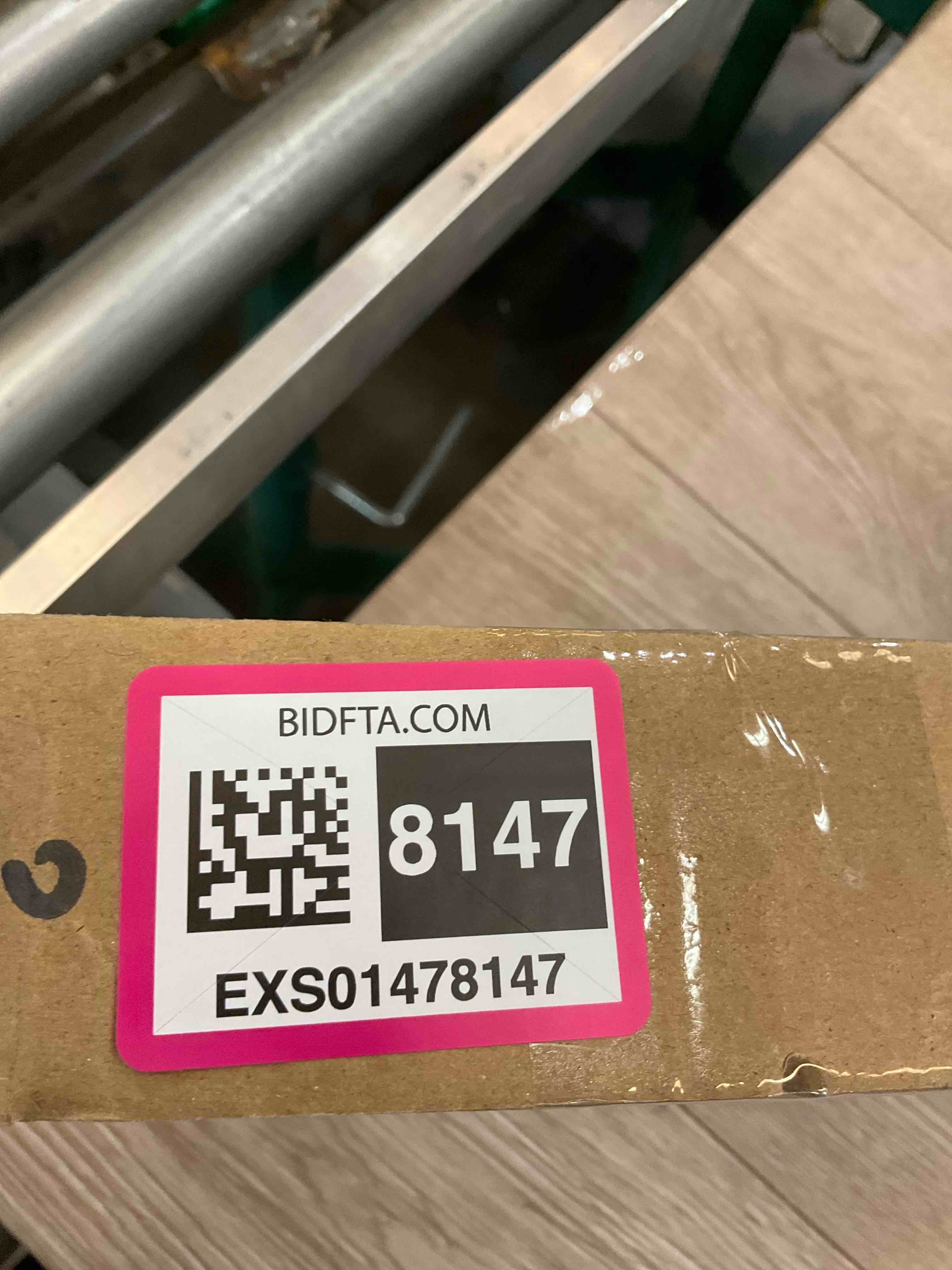 https://s3.amazonaws.com/lotting-images-prod/BargainHunt/EXS01478147_1718125164716.jpeg