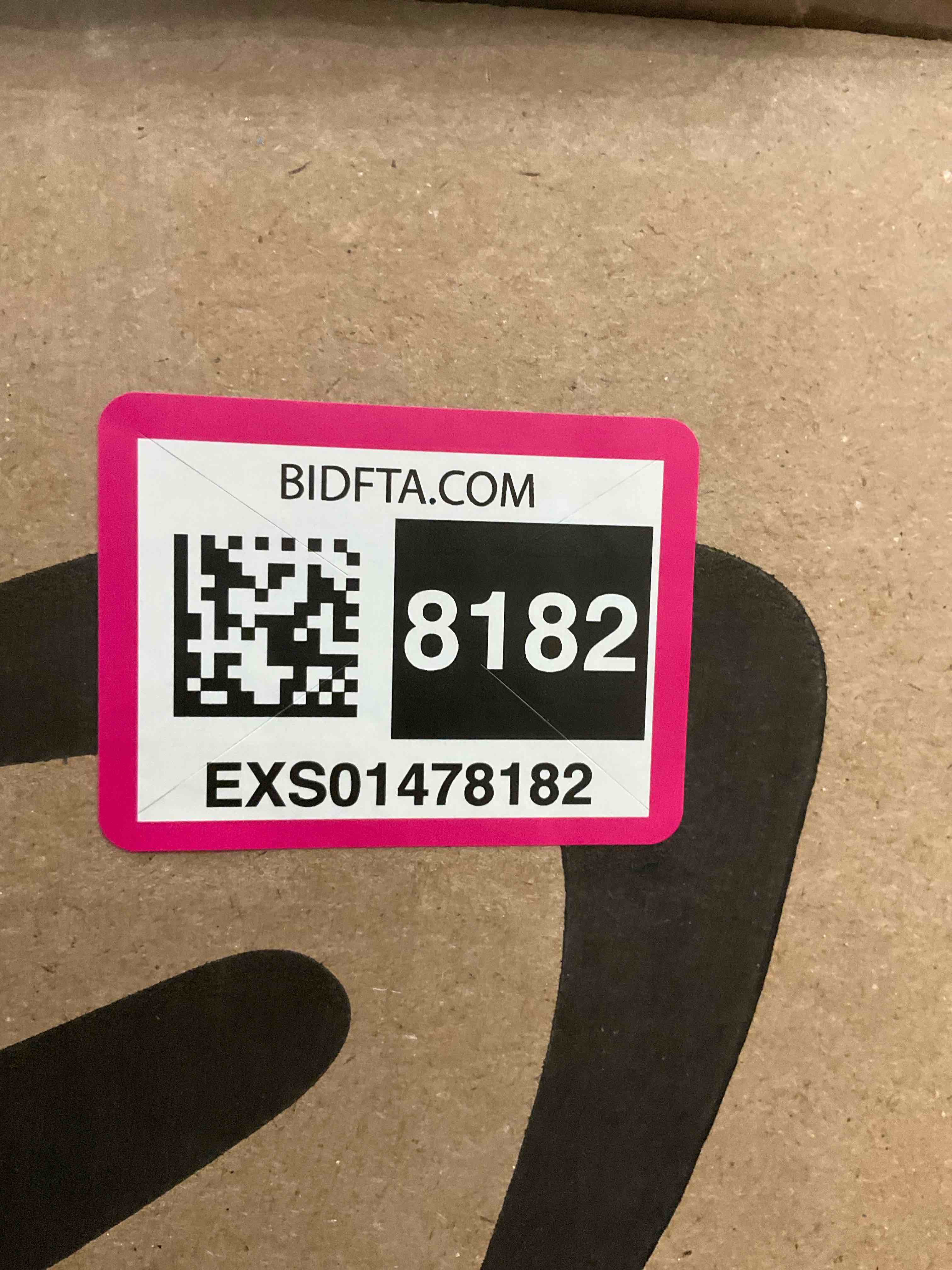 https://s3.amazonaws.com/lotting-images-prod/BargainHunt/EXS01478182_1718131356593.jpeg