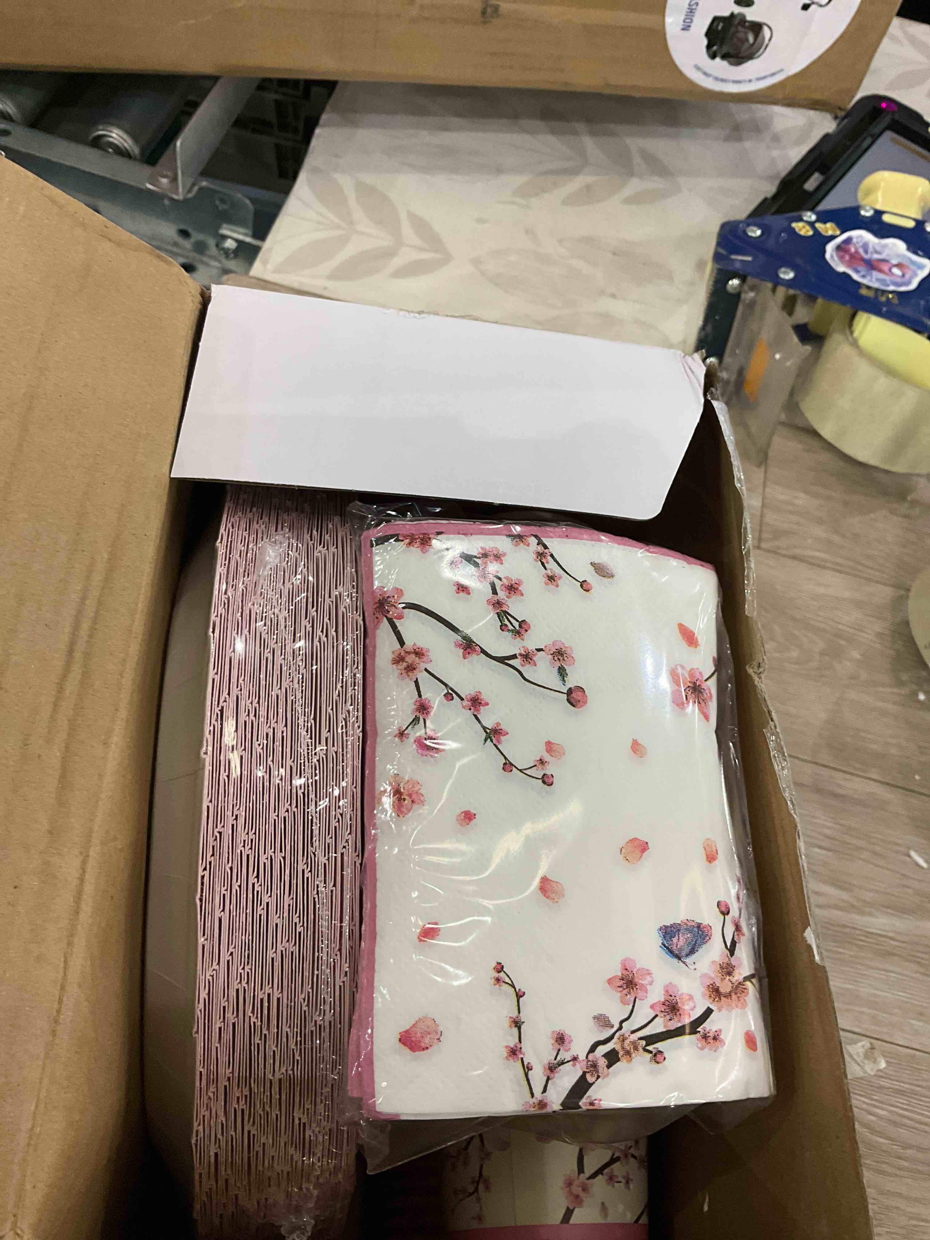https://s3.amazonaws.com/lotting-images-prod/BargainHunt/EXS01478228_1718194521288.jpeg