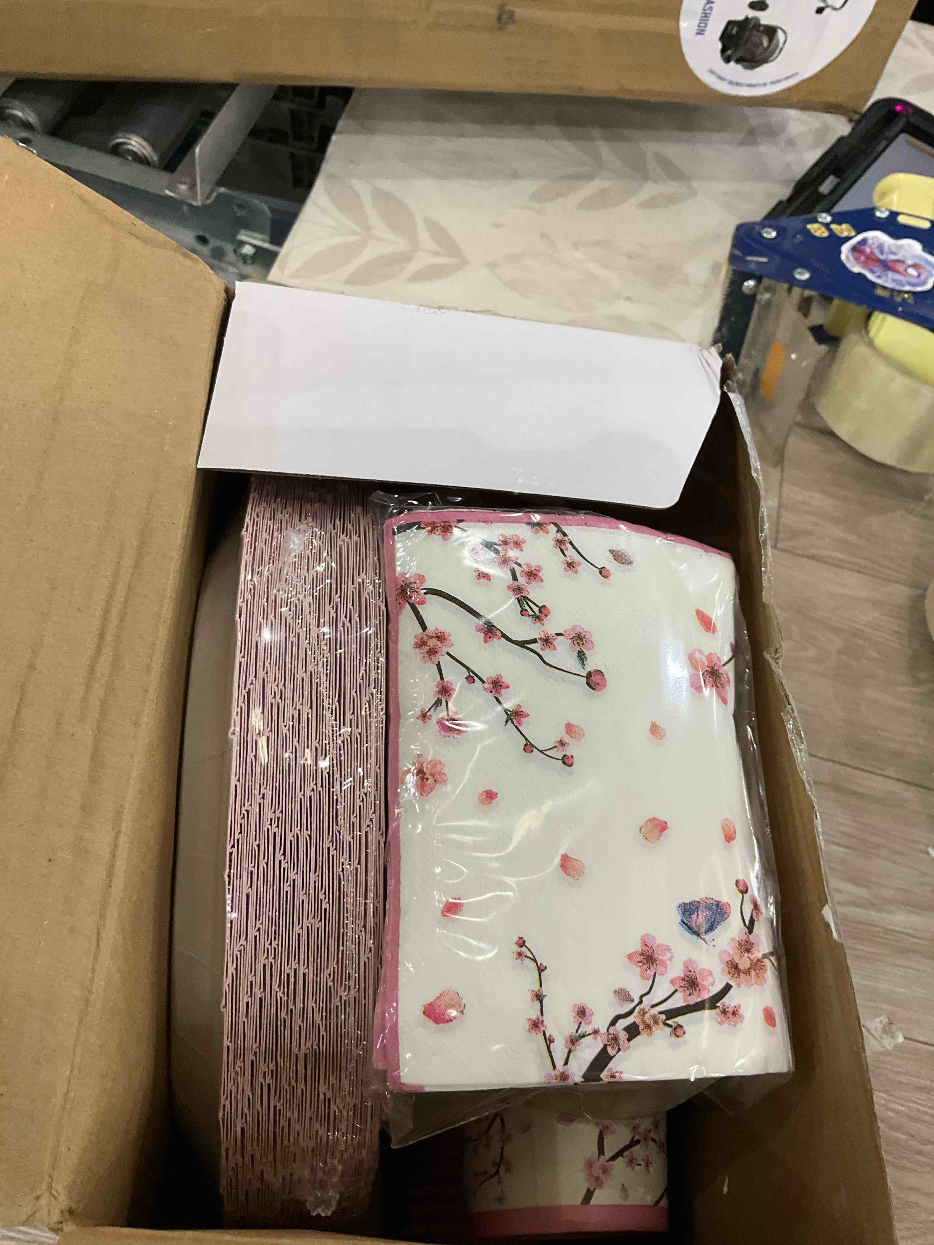 https://s3.amazonaws.com/lotting-images-prod/BargainHunt/EXS01478228_1718194522151.jpeg