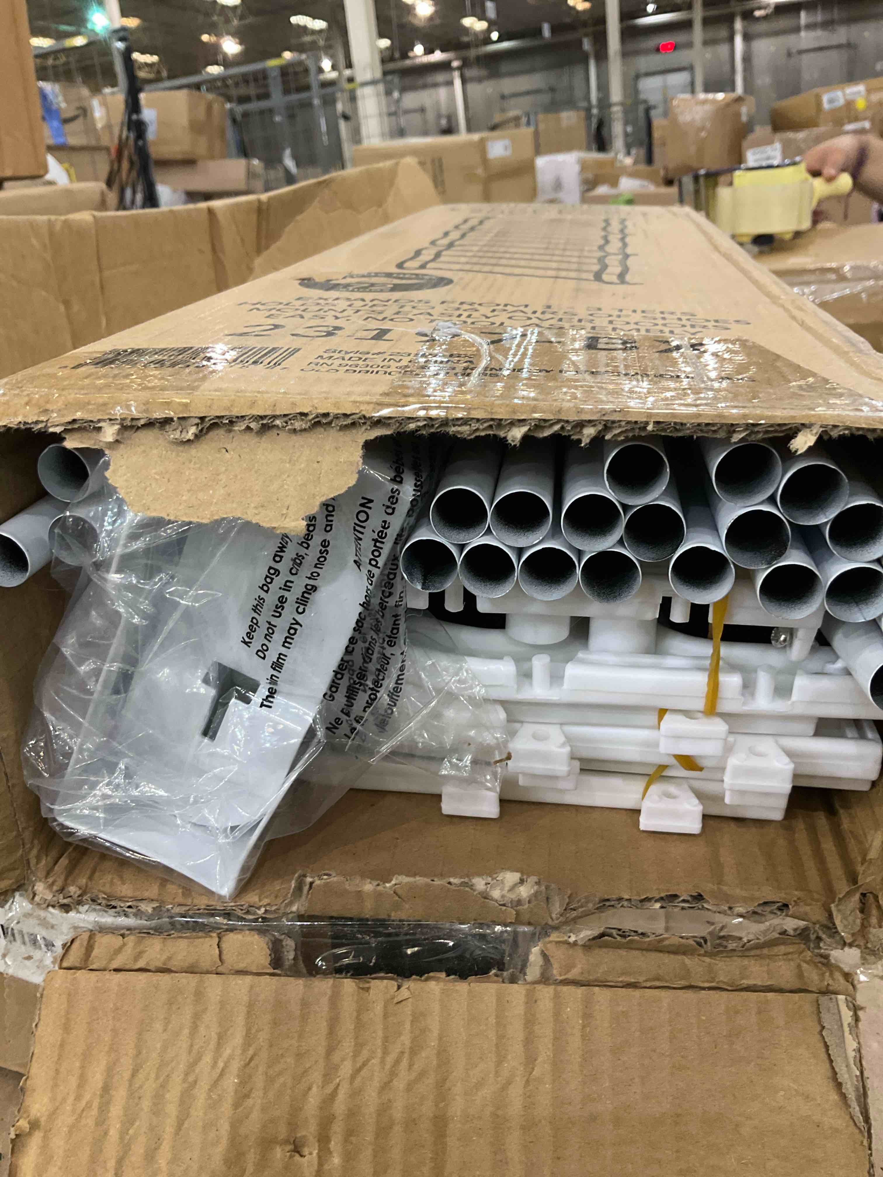 https://s3.amazonaws.com/lotting-images-prod/BargainHunt/EXS01478266_1718201376344.jpeg