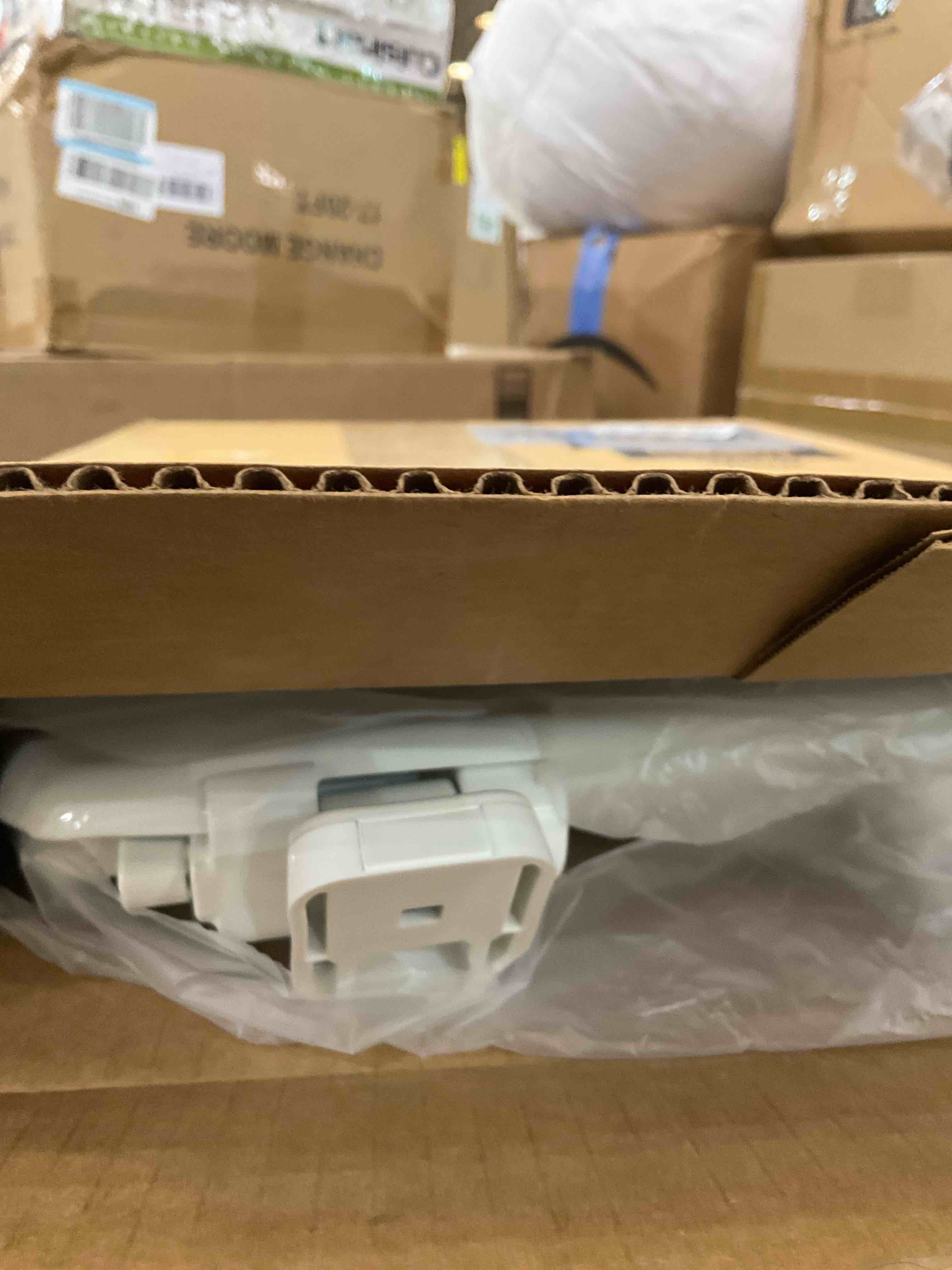 https://s3.amazonaws.com/lotting-images-prod/BargainHunt/EXS01478279_1718203207701.jpeg