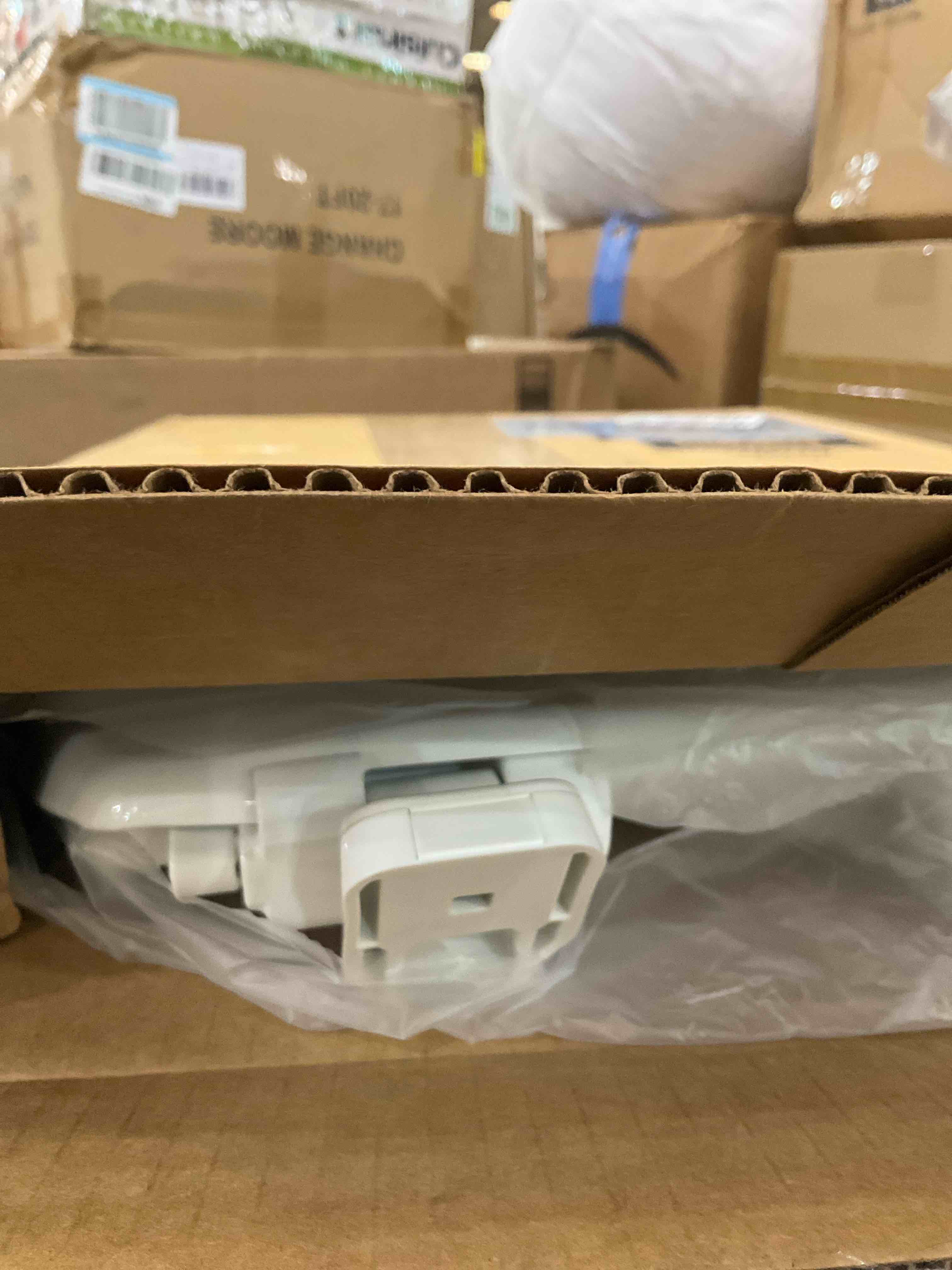 https://s3.amazonaws.com/lotting-images-prod/BargainHunt/EXS01478279_1718203208605.jpeg