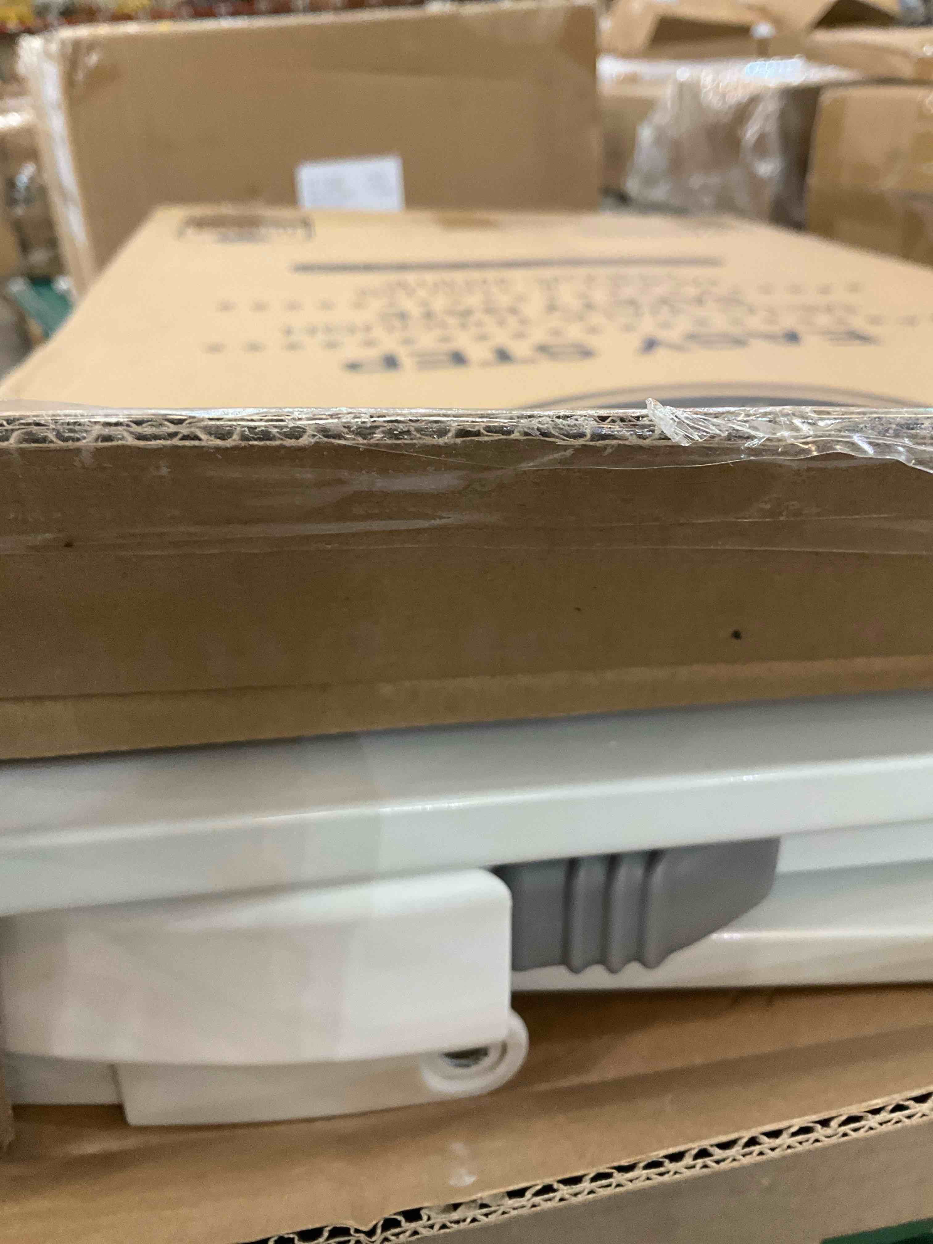 https://s3.amazonaws.com/lotting-images-prod/BargainHunt/EXS01478349_1718213765301.jpeg