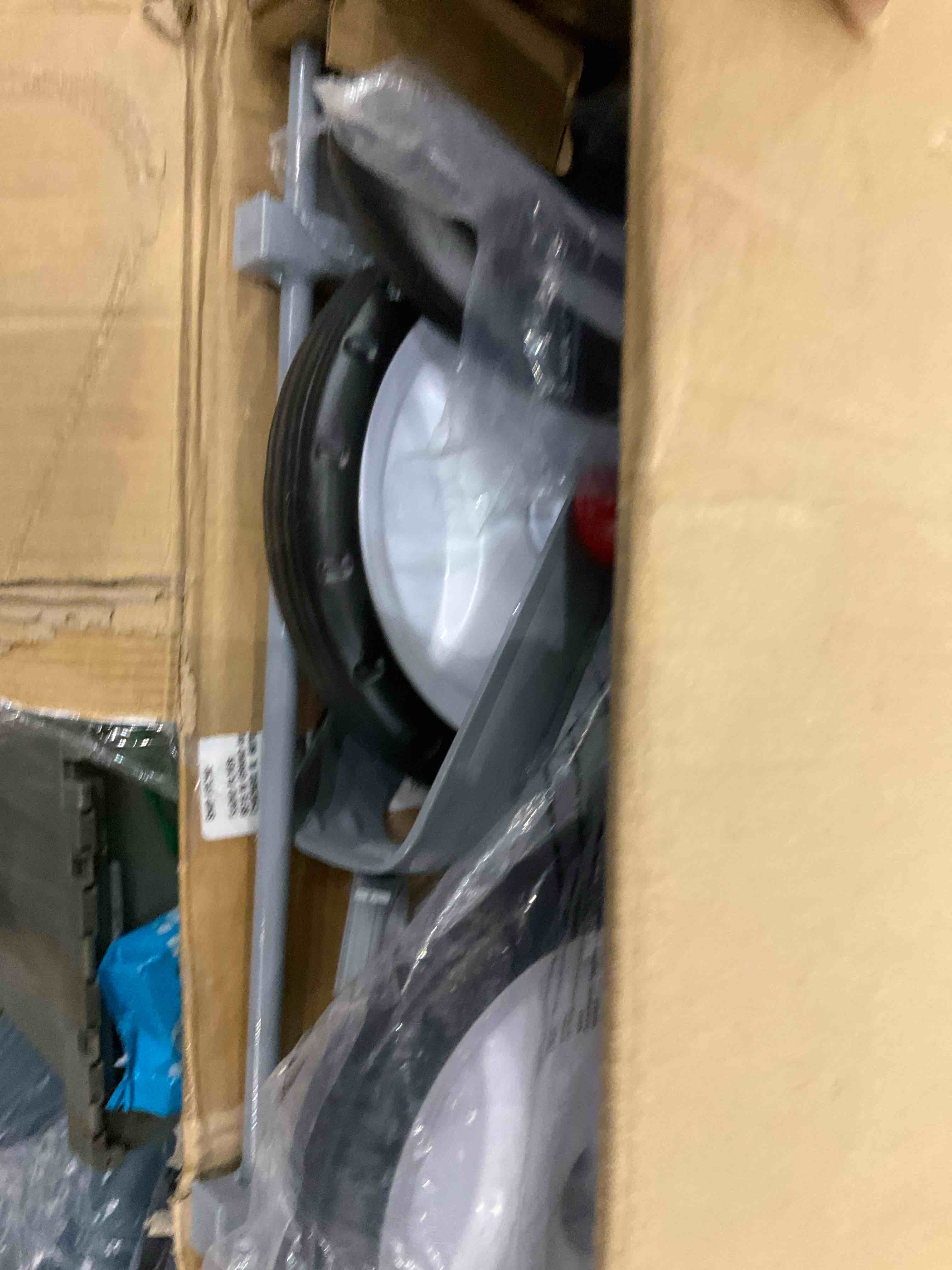 https://s3.amazonaws.com/lotting-images-prod/BargainHunt/EXS01478606_1717761227642.jpeg