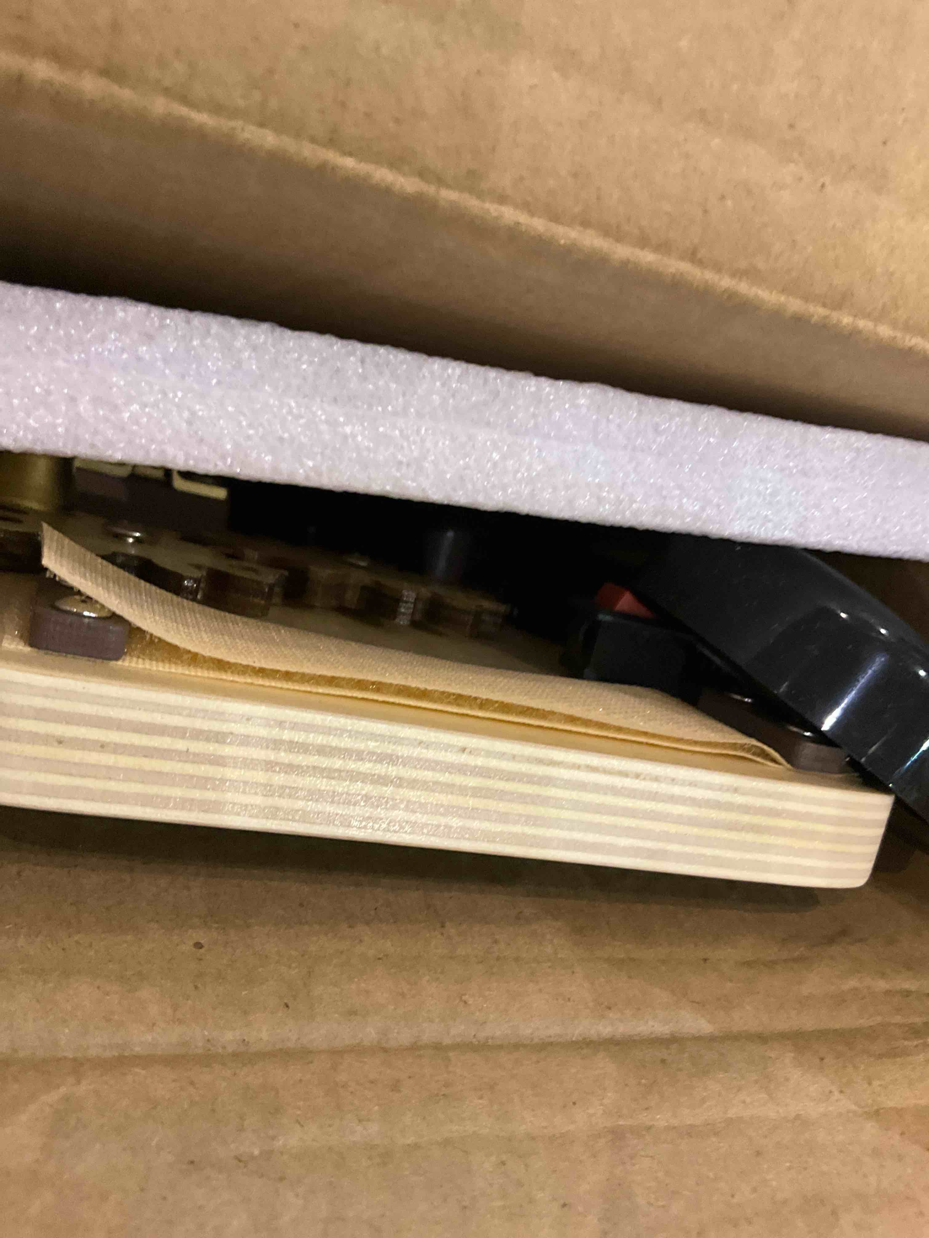 https://s3.amazonaws.com/lotting-images-prod/BargainHunt/EXS01478783_1718191784539.jpeg