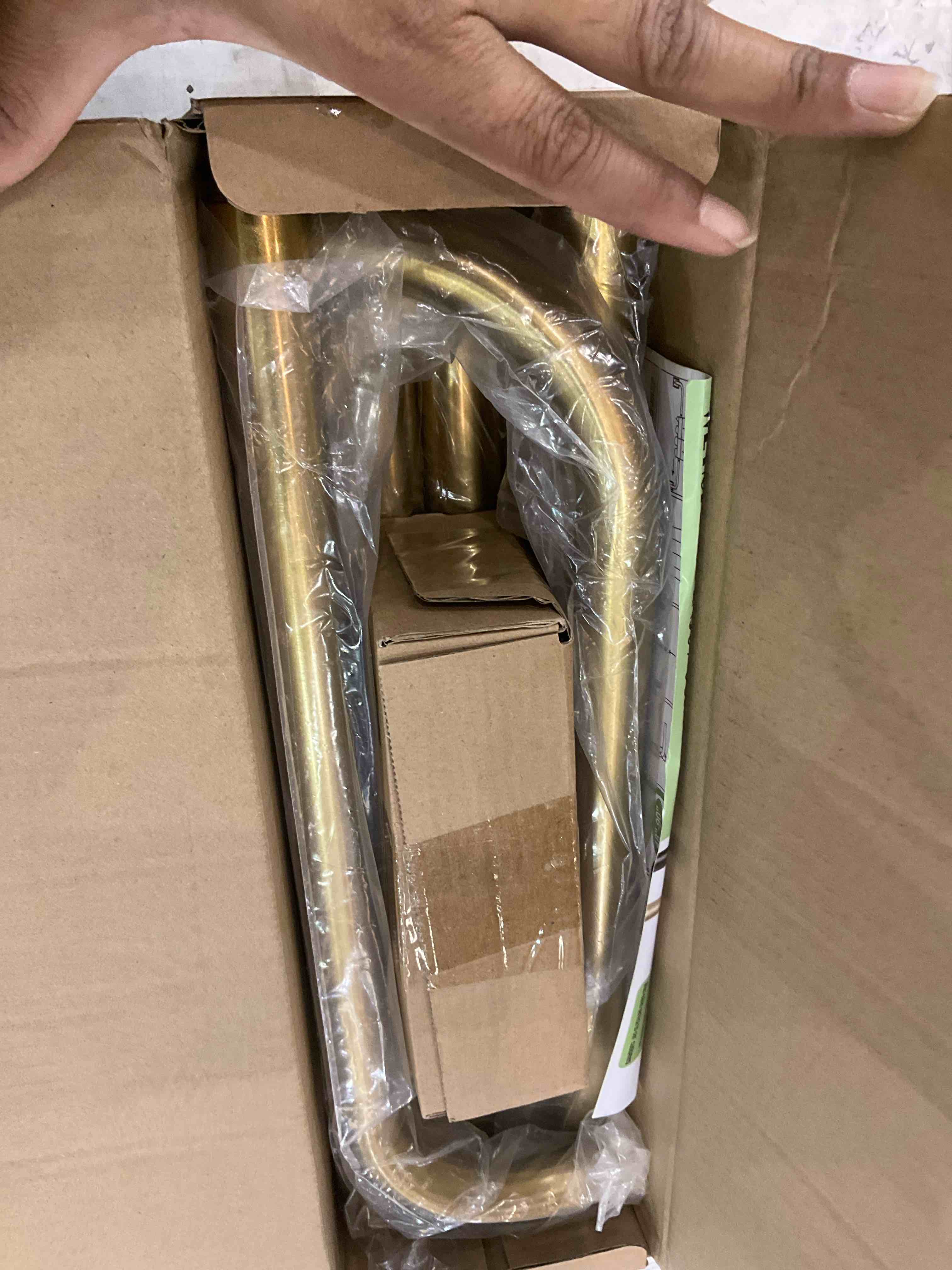 https://s3.amazonaws.com/lotting-images-prod/BargainHunt/EXS01478847_1718201558454.jpeg