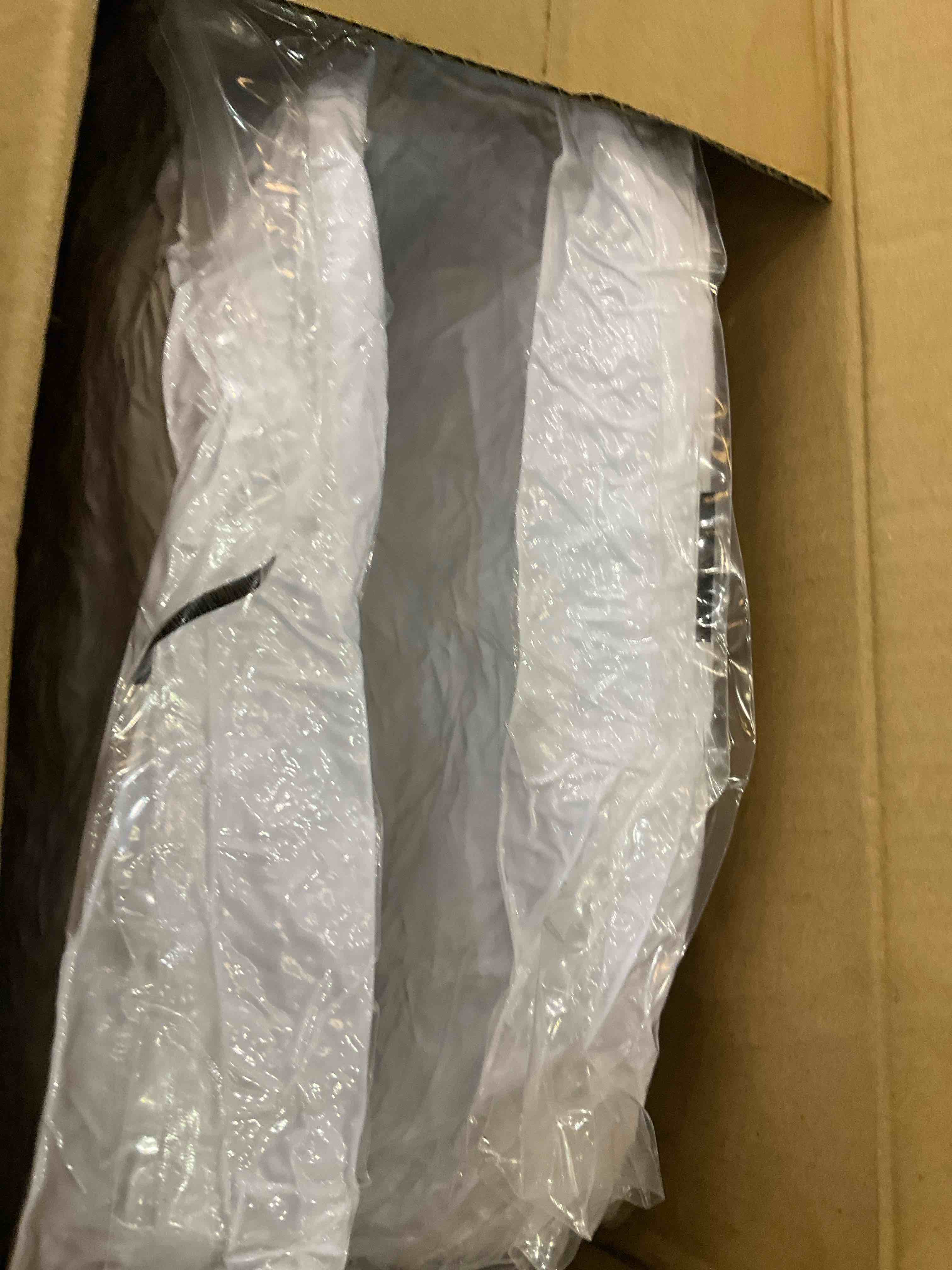 https://s3.amazonaws.com/lotting-images-prod/BargainHunt/EXS01478848_1718201610585.jpeg