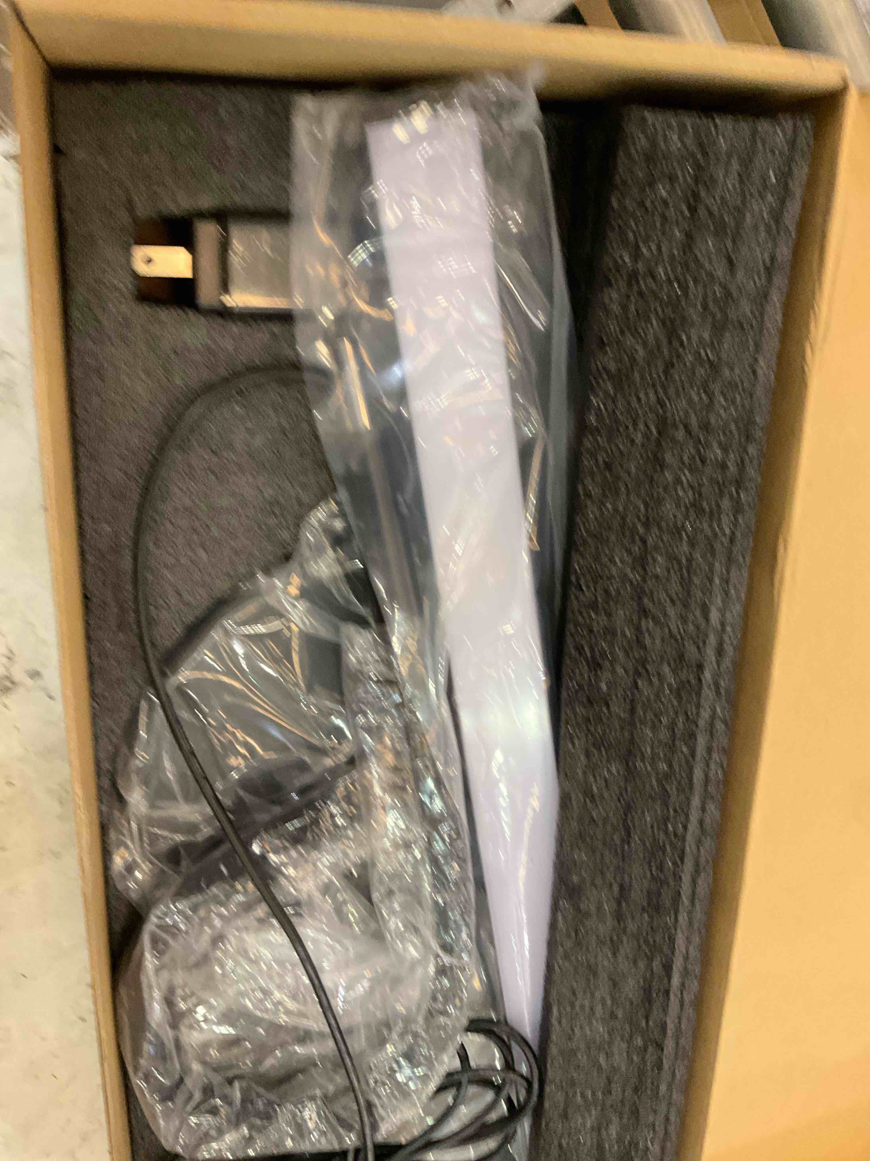 https://s3.amazonaws.com/lotting-images-prod/BargainHunt/EXS01478874_1718204064128.jpeg