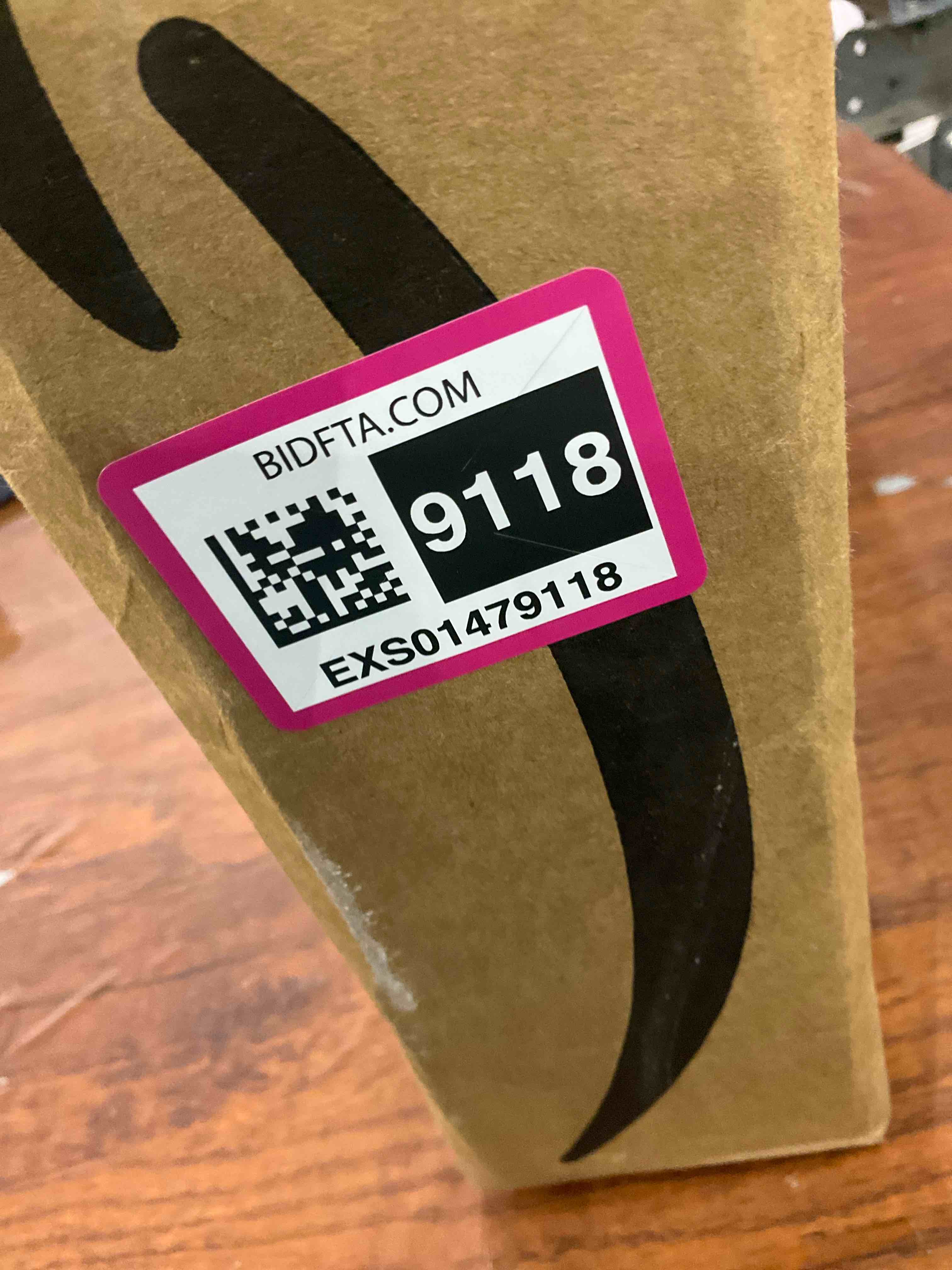 https://s3.amazonaws.com/lotting-images-prod/BargainHunt/EXS01479118_1717676148209.jpeg