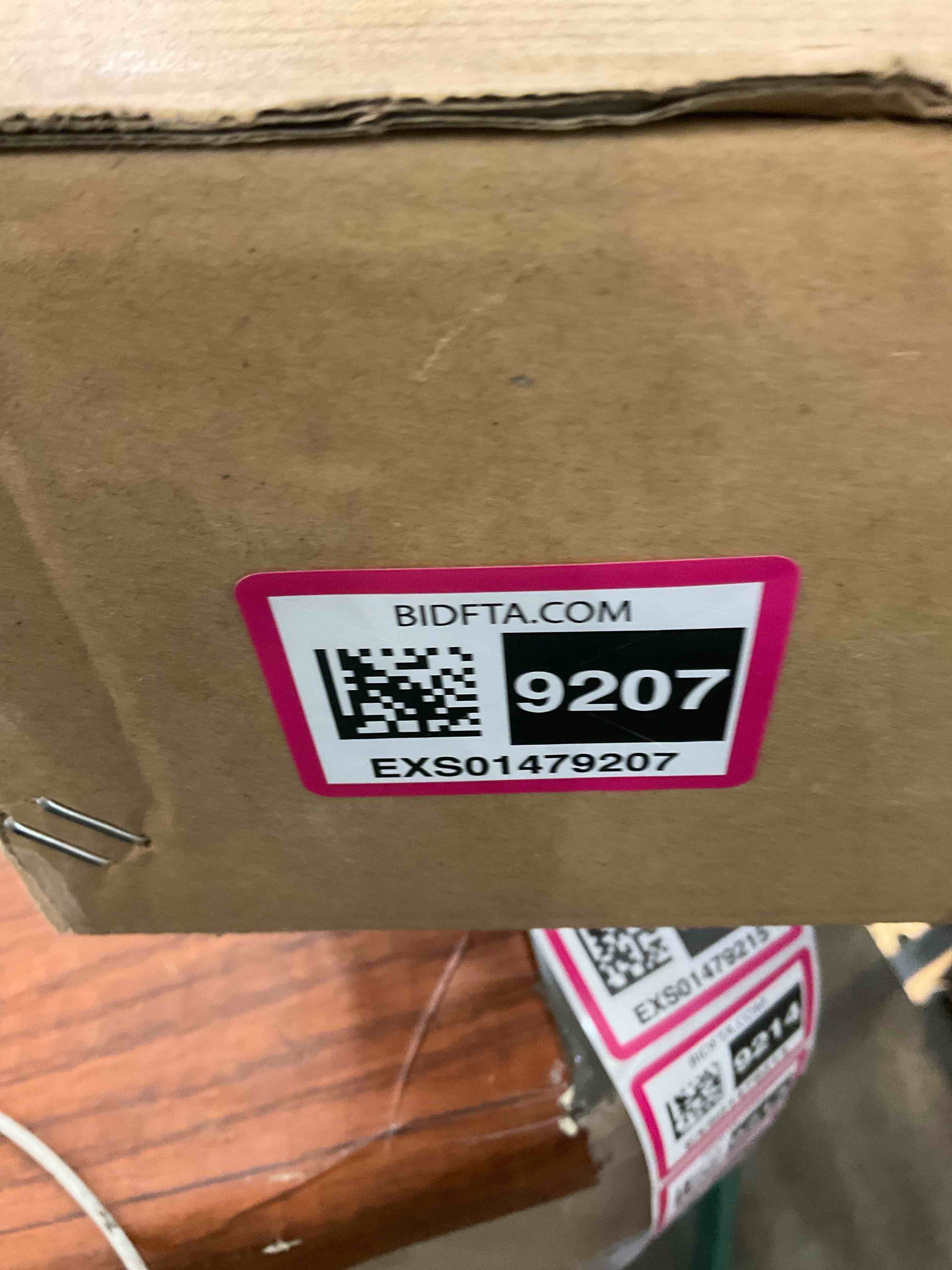 https://s3.amazonaws.com/lotting-images-prod/BargainHunt/EXS01479207_1717687905057.jpeg