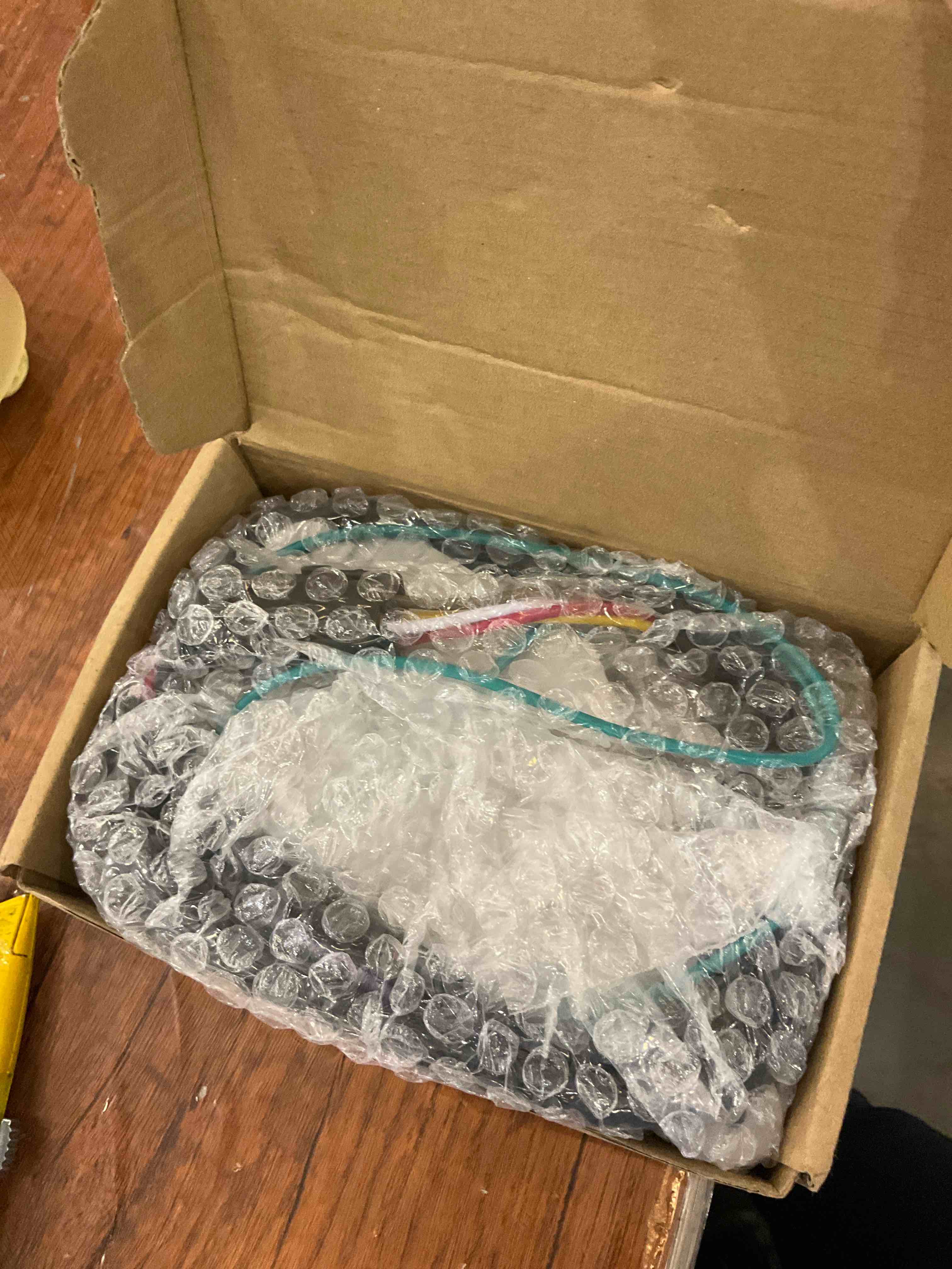 https://s3.amazonaws.com/lotting-images-prod/BargainHunt/EXS01479429_1718113122970.jpeg