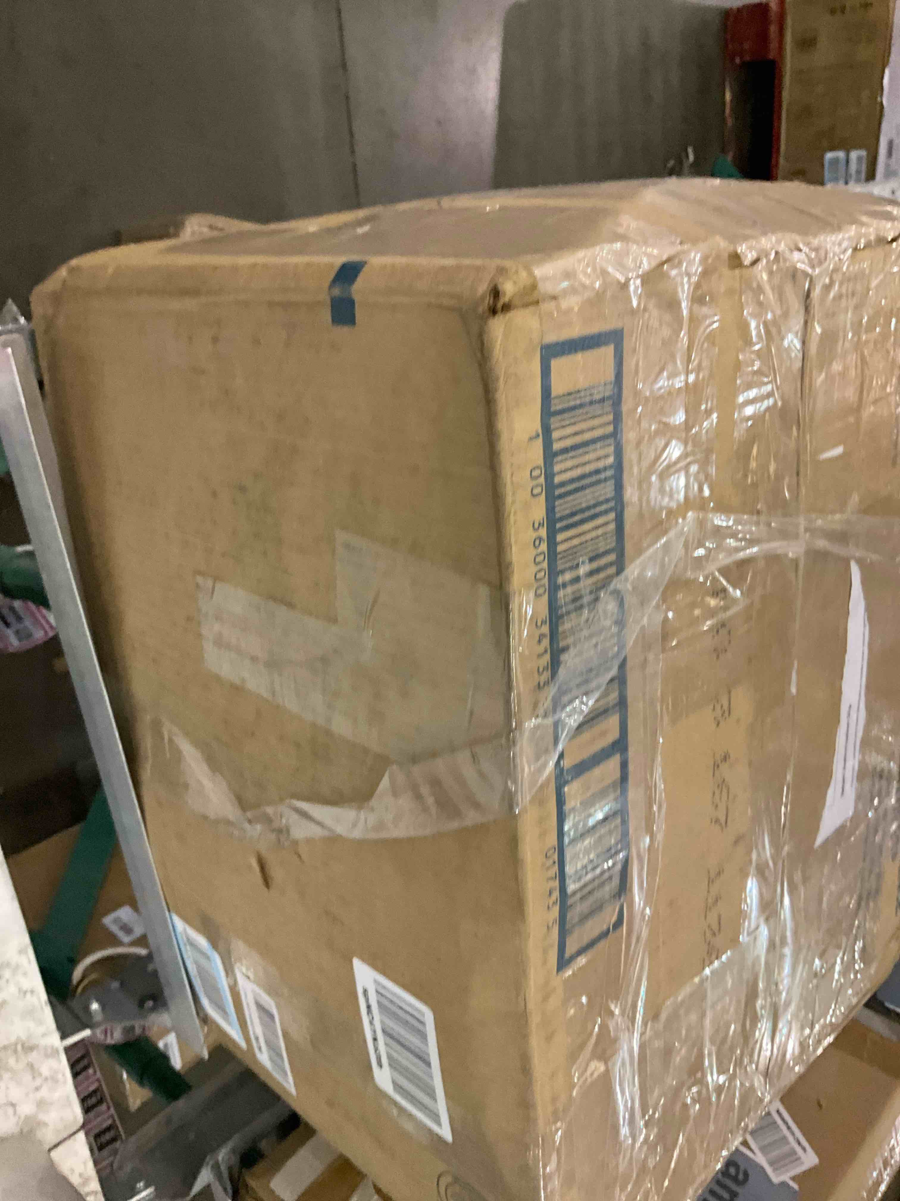 https://s3.amazonaws.com/lotting-images-prod/BargainHunt/EXS01479798_1717602665033.jpeg