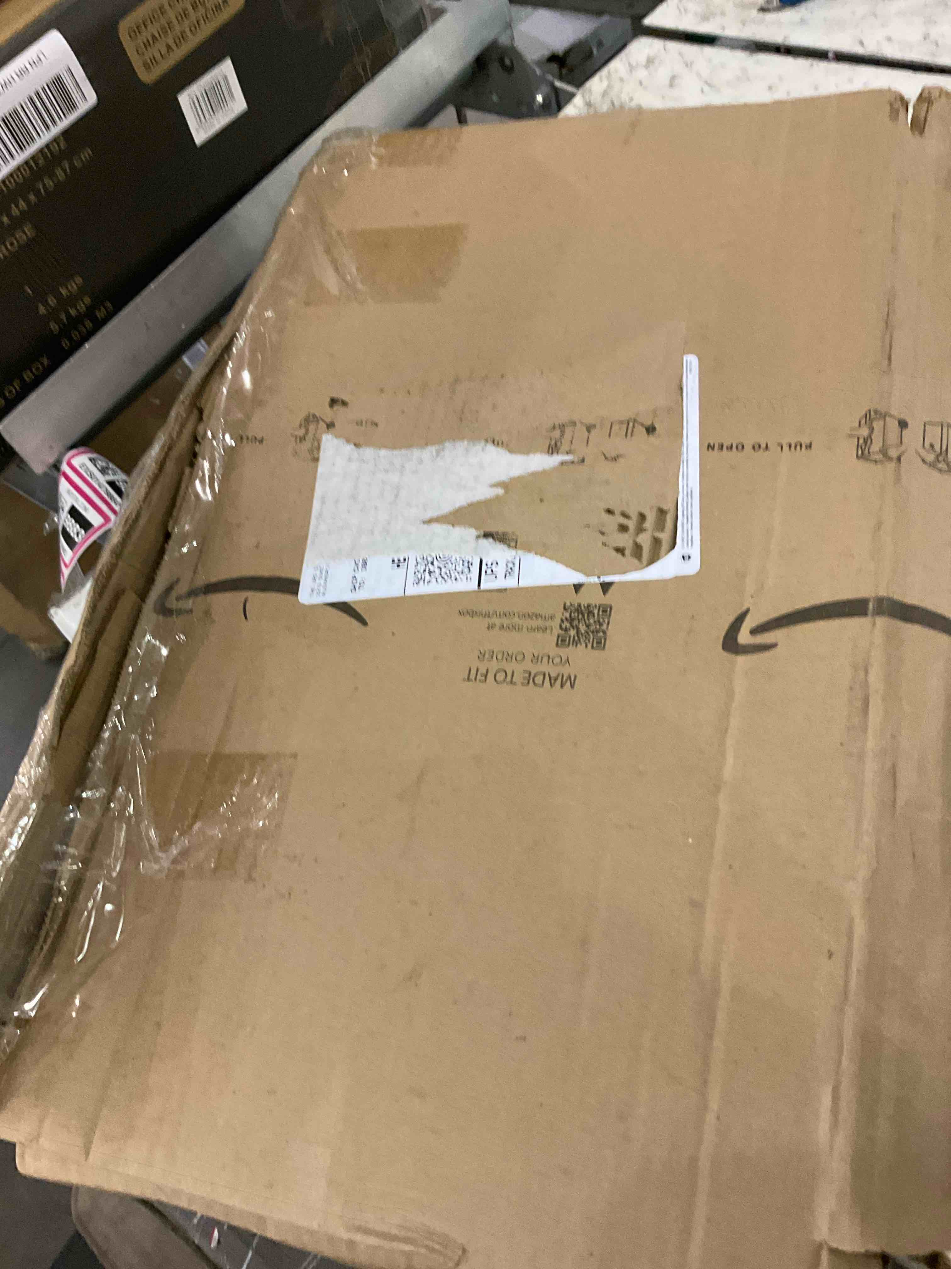 https://s3.amazonaws.com/lotting-images-prod/BargainHunt/EXS01479879_1717674629056.jpeg