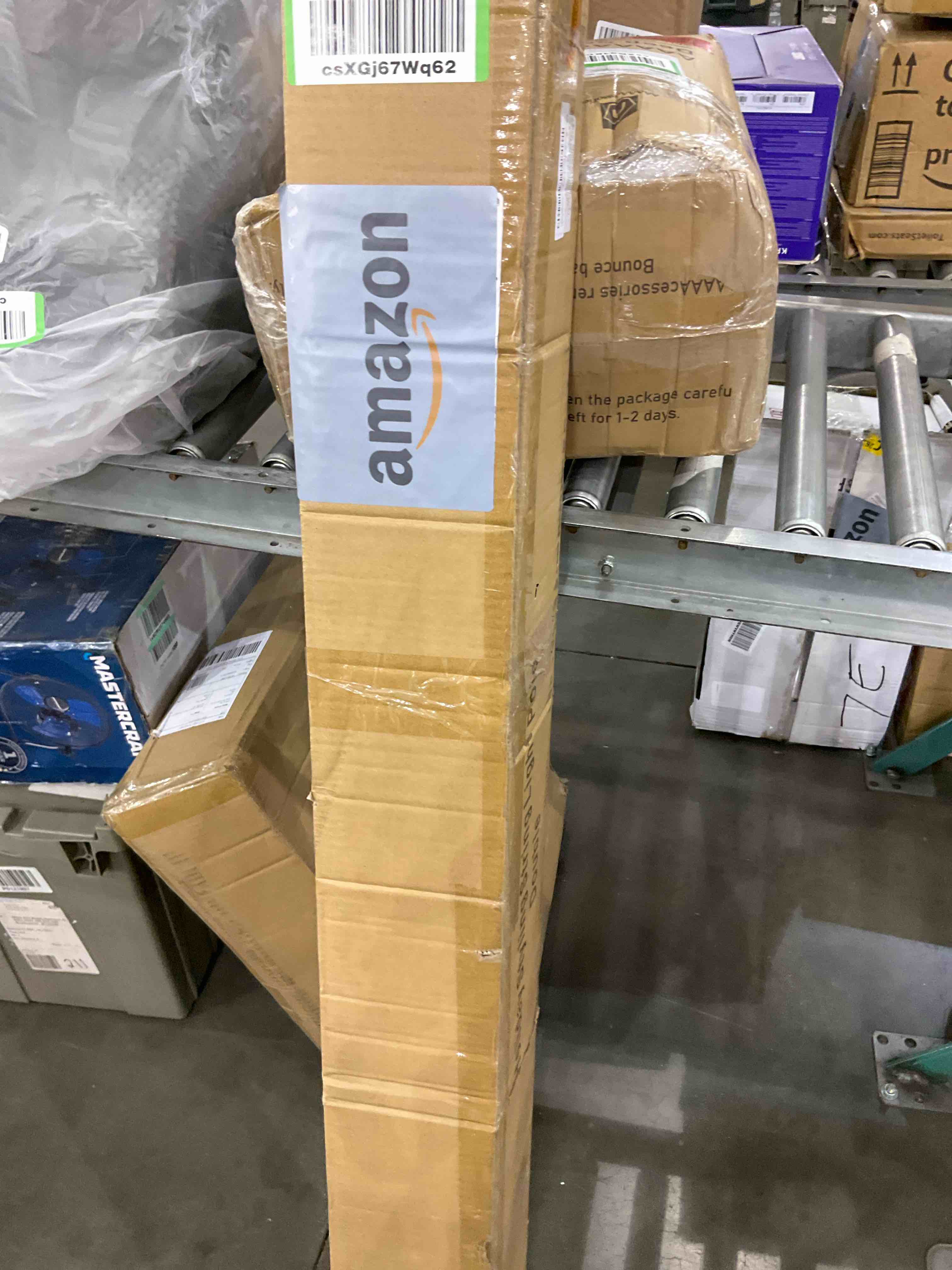 https://s3.amazonaws.com/lotting-images-prod/BargainHunt/EXS01479908_1717676975997.jpeg