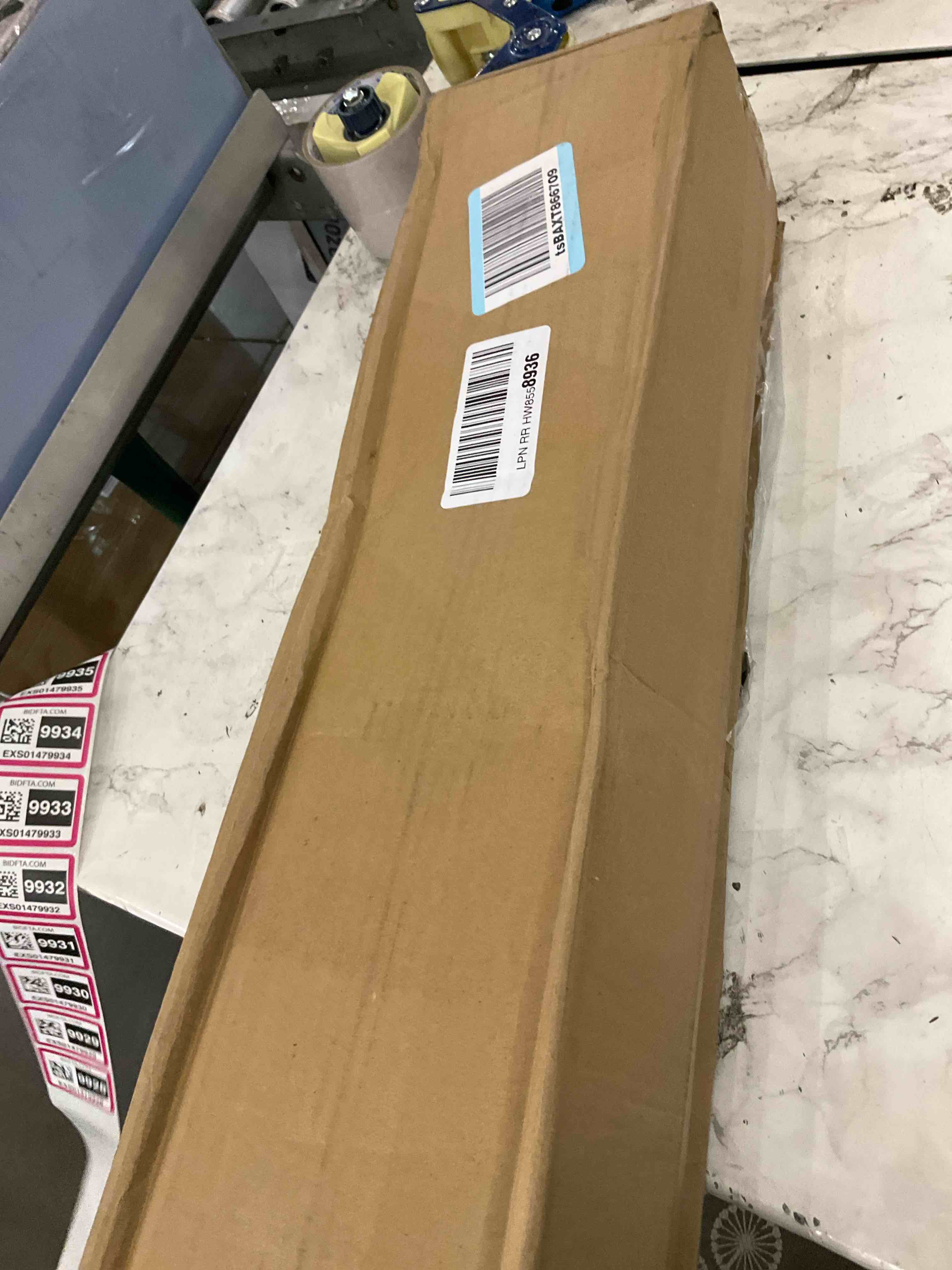 https://s3.amazonaws.com/lotting-images-prod/BargainHunt/EXS01479928_1717680397275.jpeg