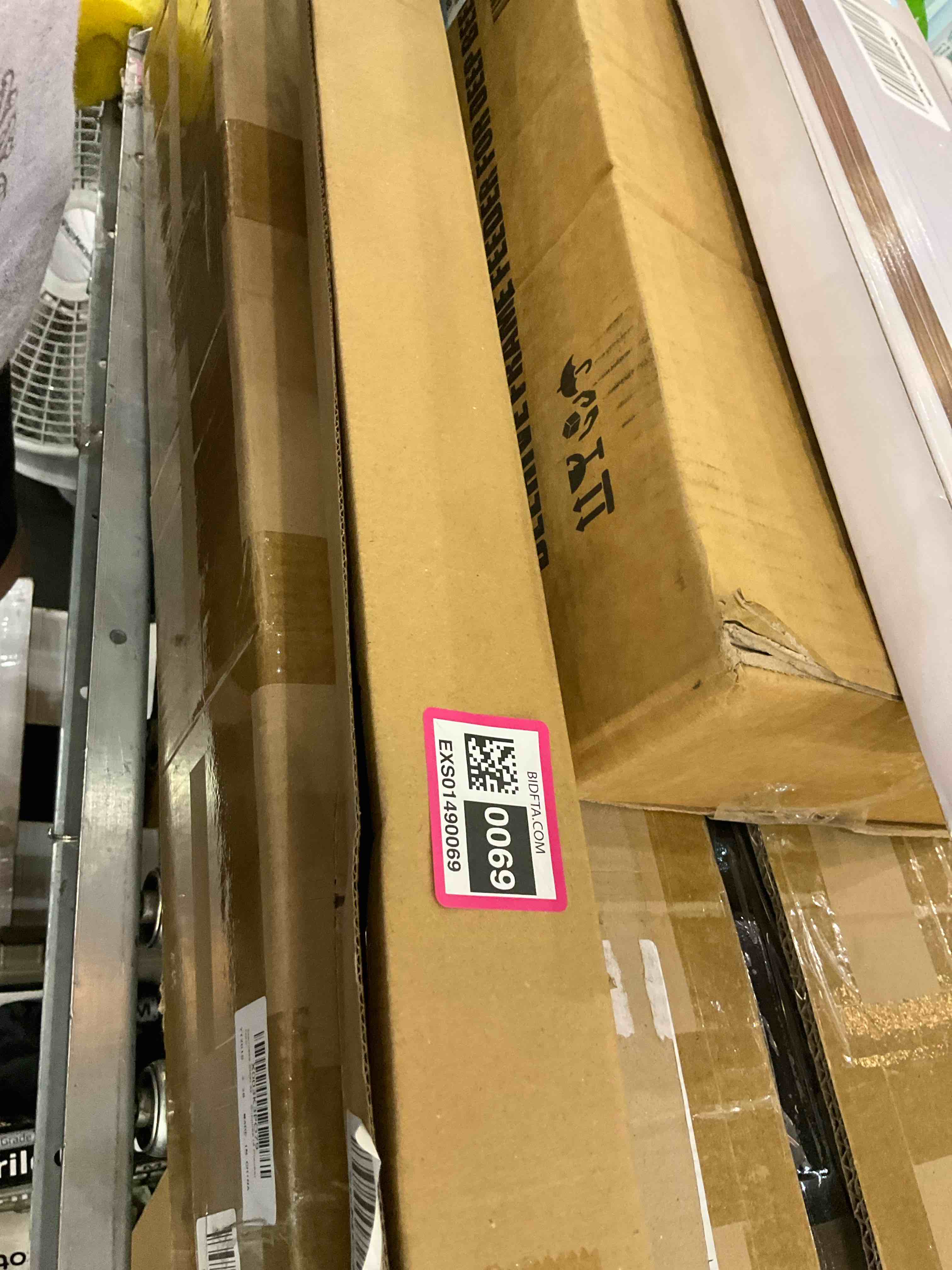 https://s3.amazonaws.com/lotting-images-prod/BargainHunt/EXS01490069_1718631053394.jpeg