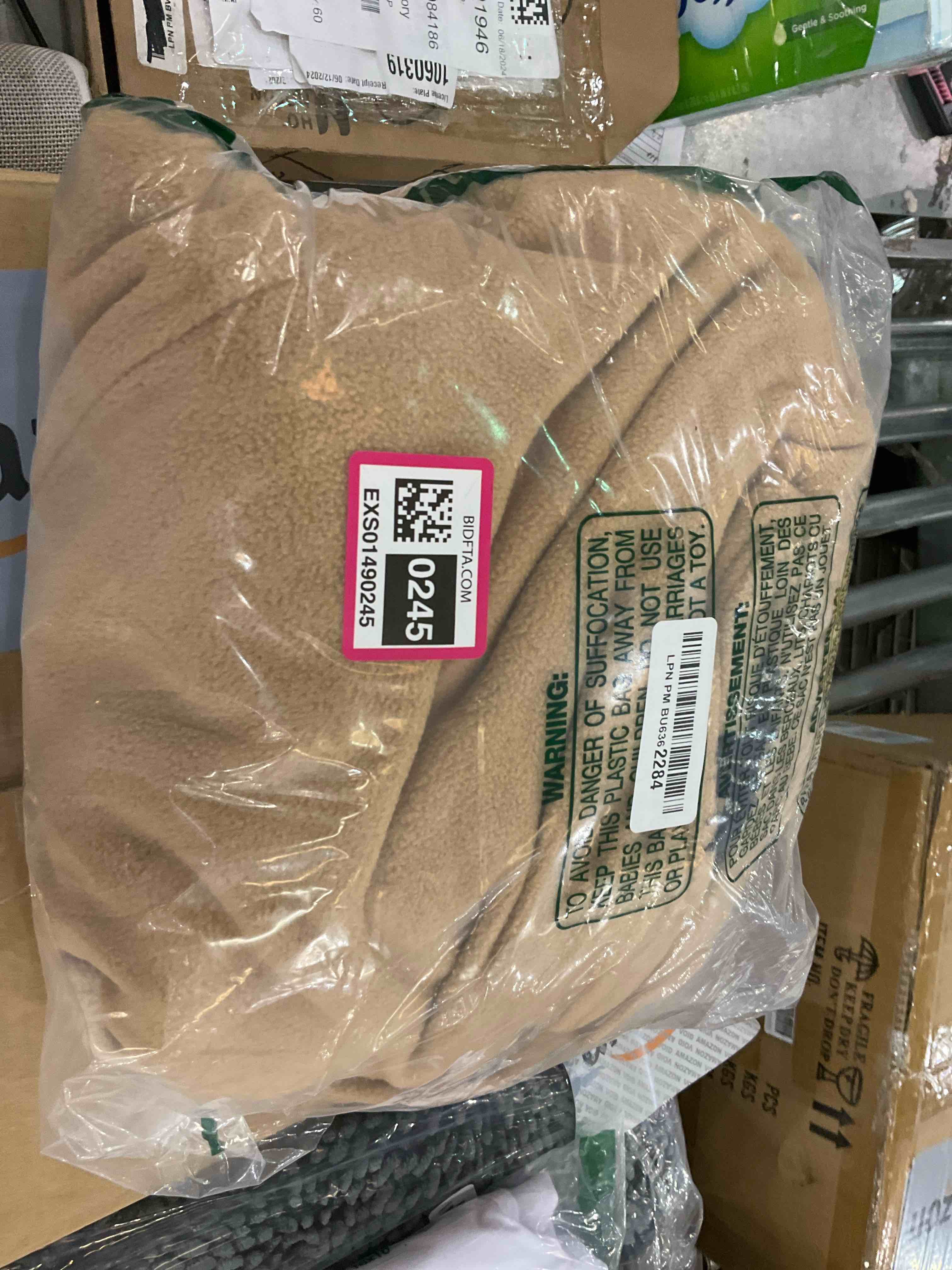 https://s3.amazonaws.com/lotting-images-prod/BargainHunt/EXS01490245_1718724530983.jpeg