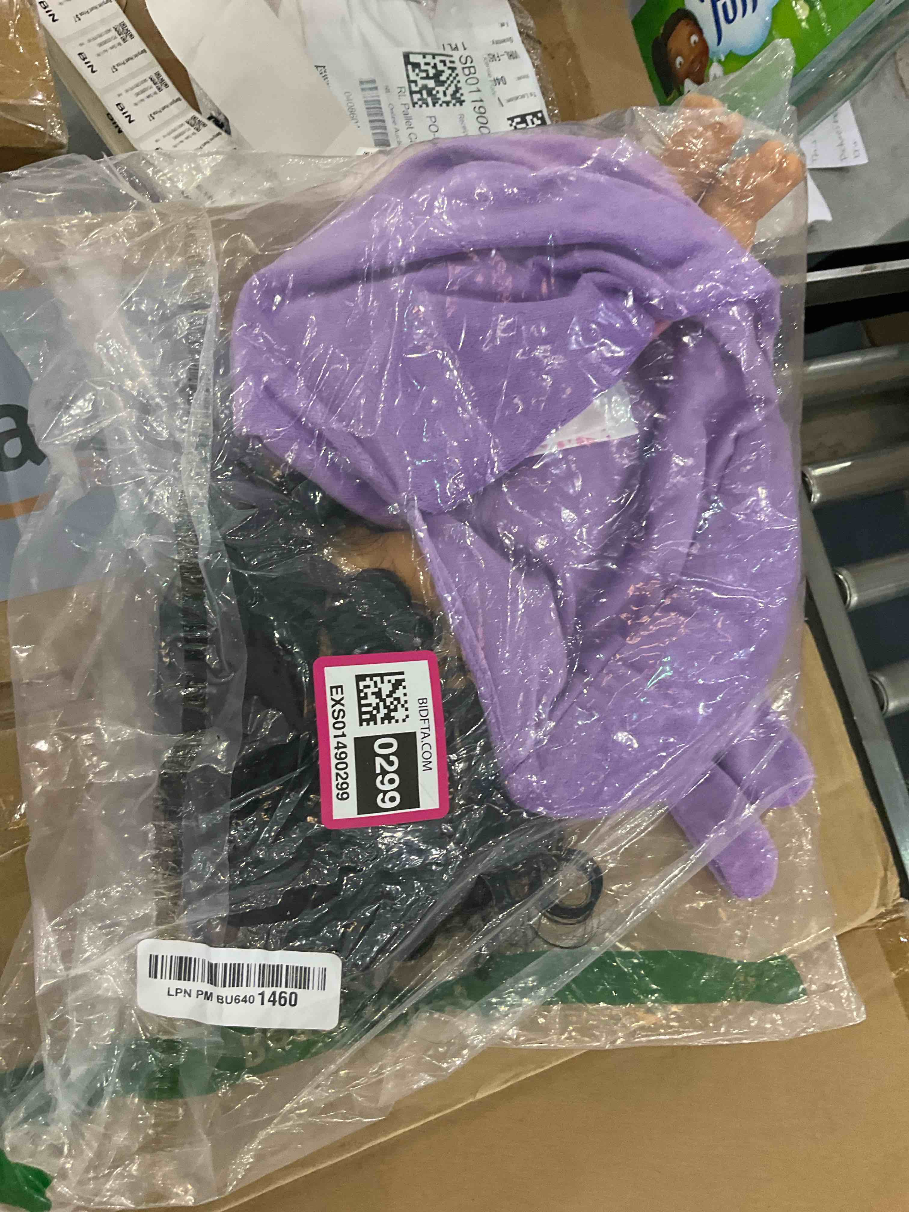 https://s3.amazonaws.com/lotting-images-prod/BargainHunt/EXS01490299_1718732254727.jpeg