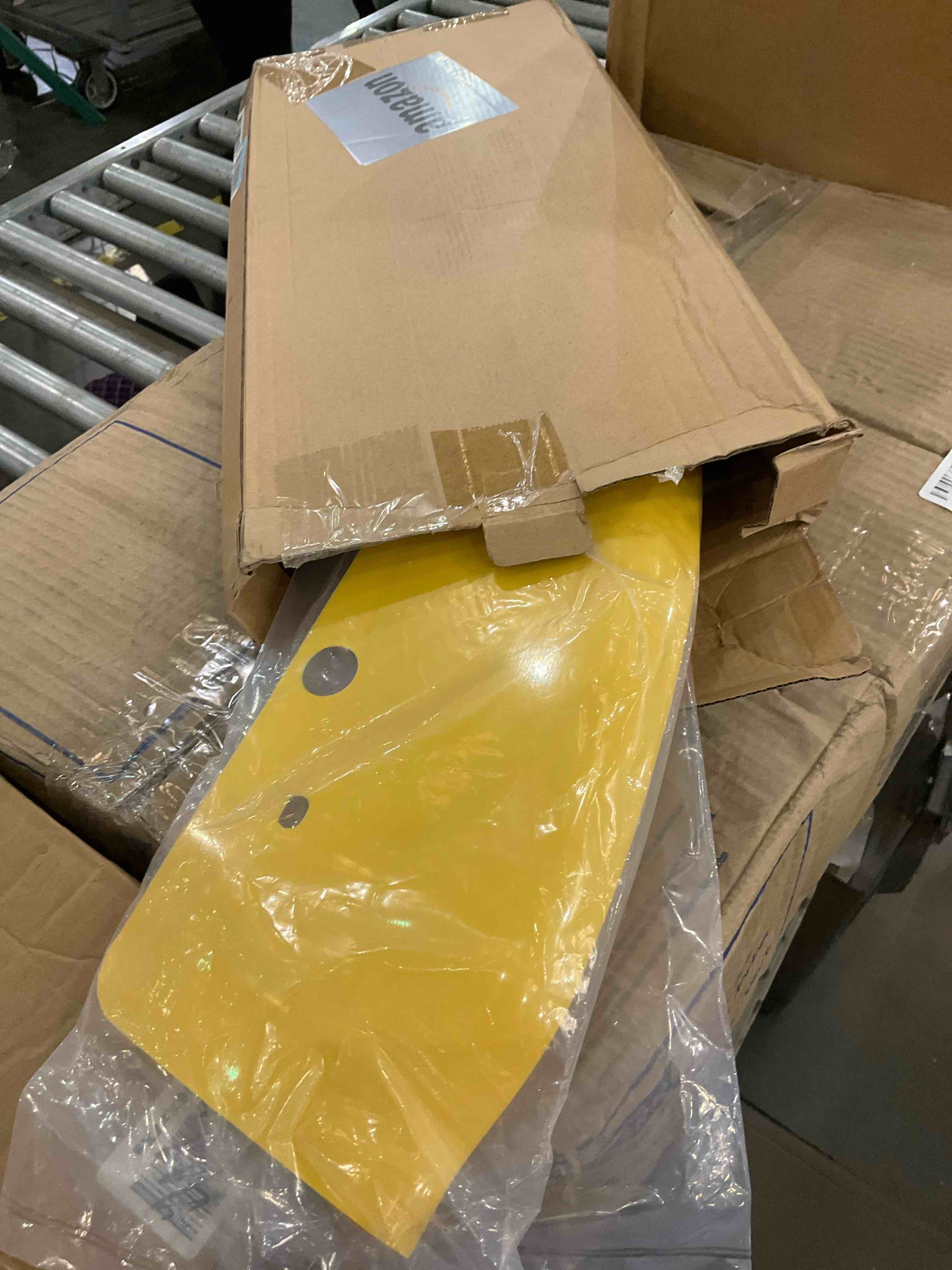 https://s3.amazonaws.com/lotting-images-prod/BargainHunt/EXS01490312_1718736509424.jpeg
