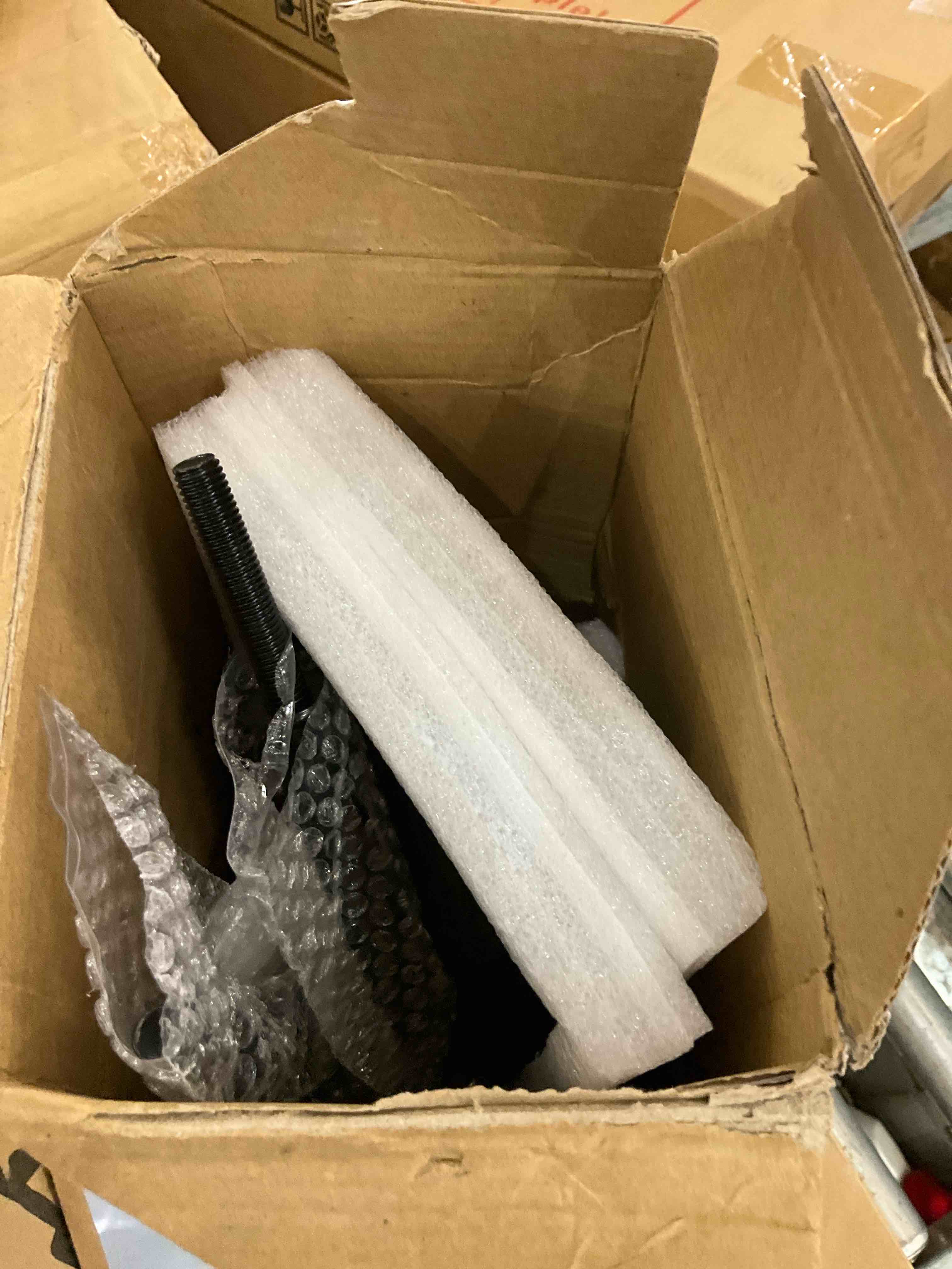 https://s3.amazonaws.com/lotting-images-prod/BargainHunt/EXS01490413_1718806555488.jpeg