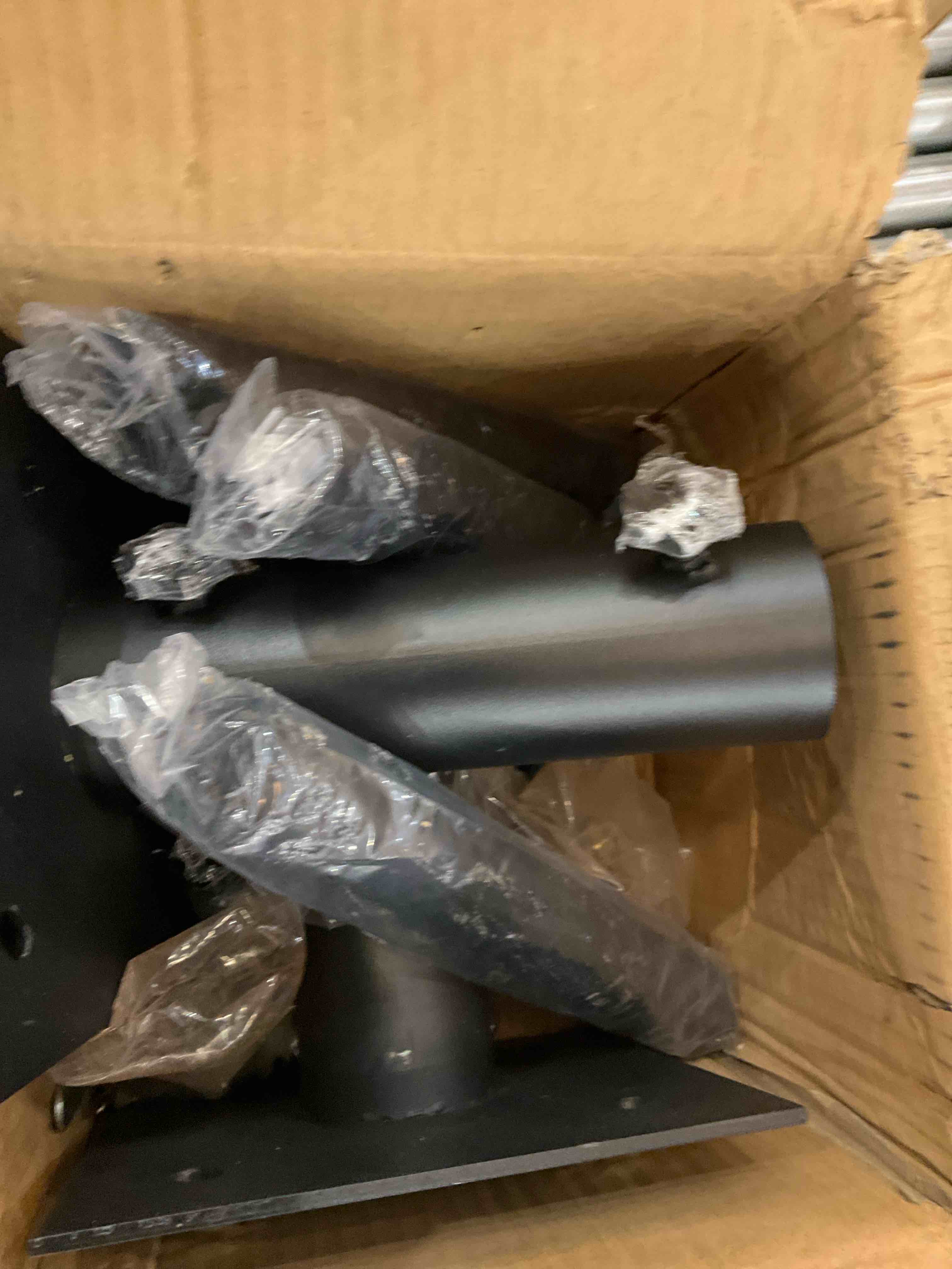 https://s3.amazonaws.com/lotting-images-prod/BargainHunt/EXS01490550_1716922276934.jpeg