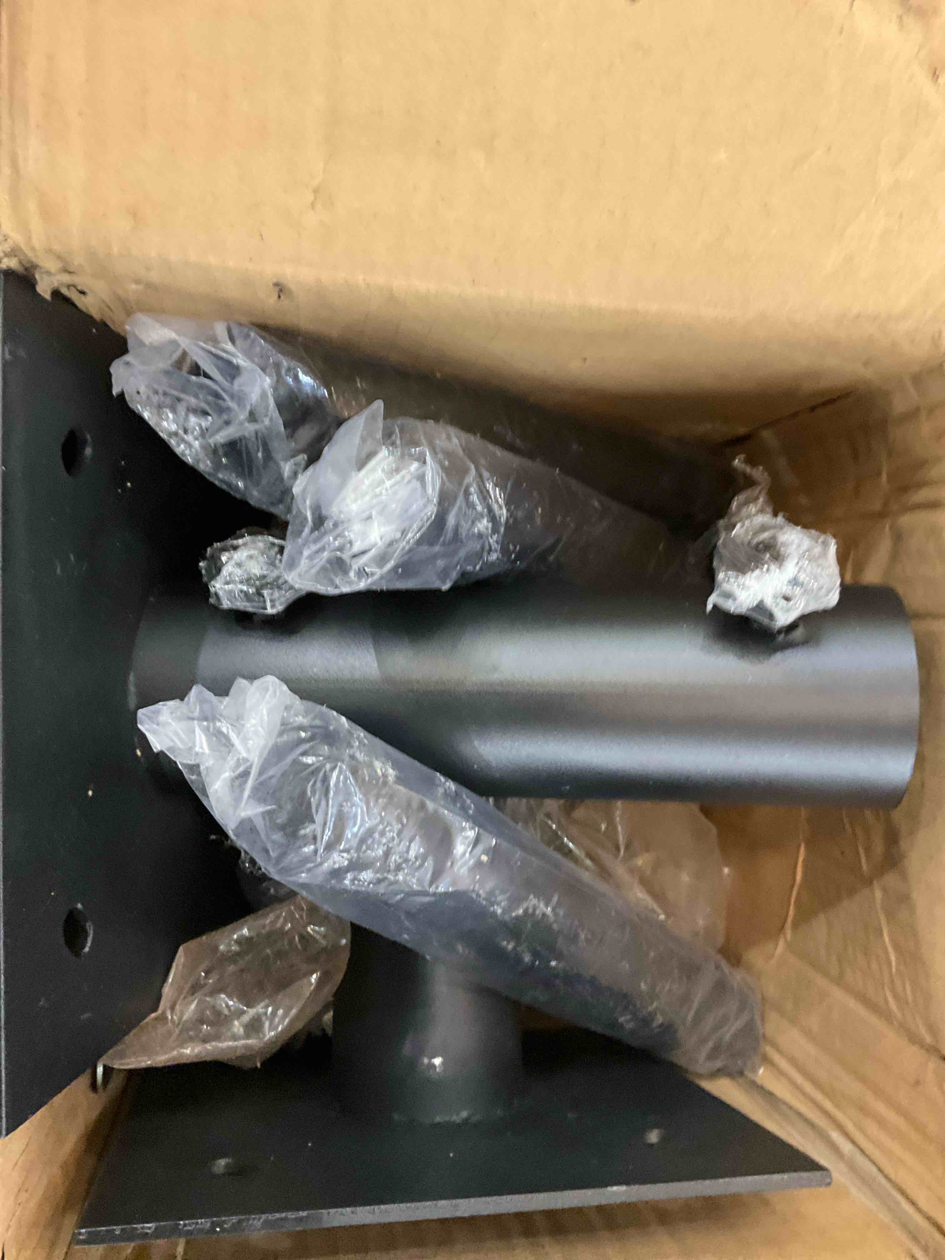 https://s3.amazonaws.com/lotting-images-prod/BargainHunt/EXS01490550_1716922278076.jpeg