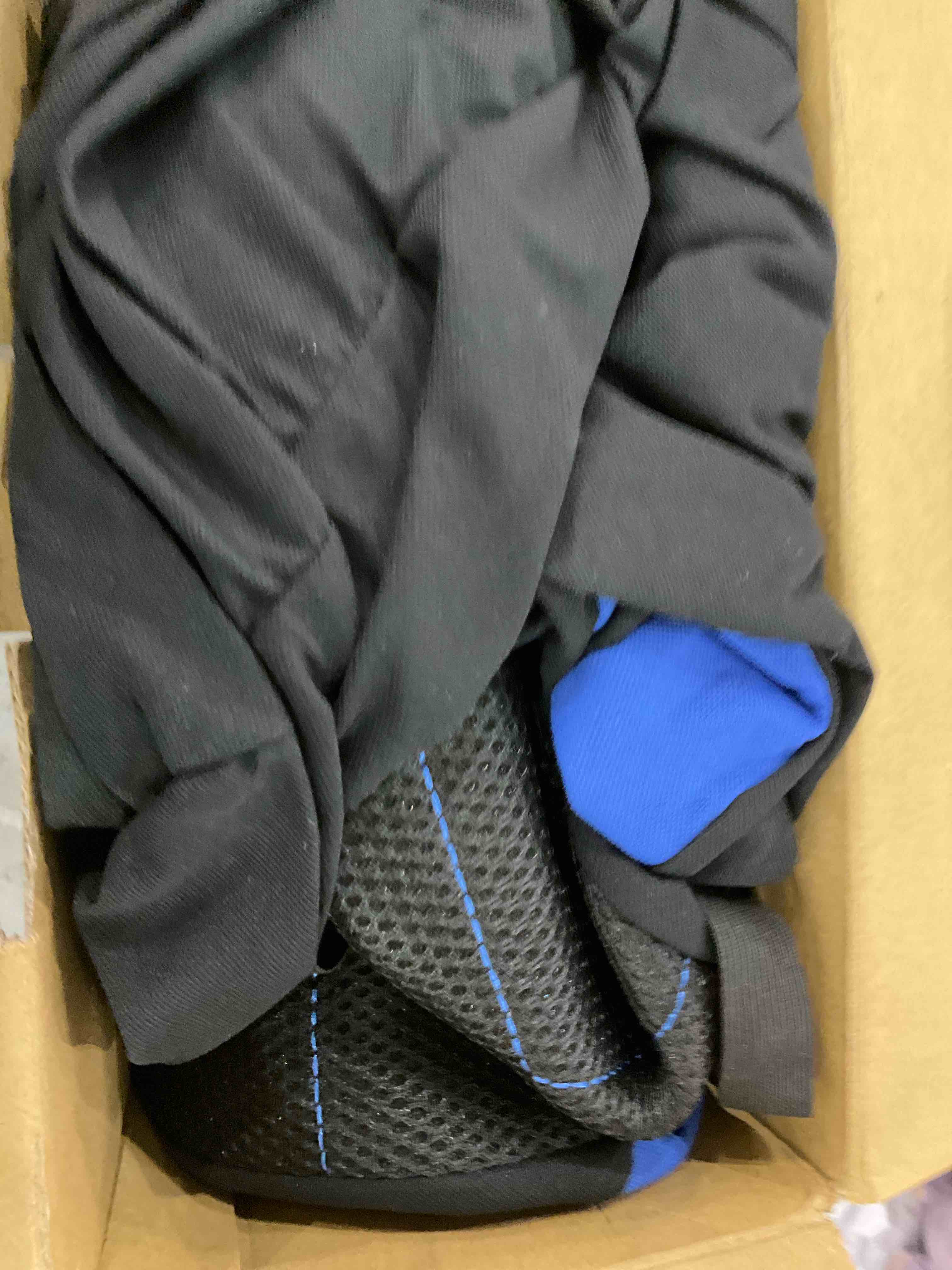 https://s3.amazonaws.com/lotting-images-prod/BargainHunt/EXS01490577_1716983644036.jpeg