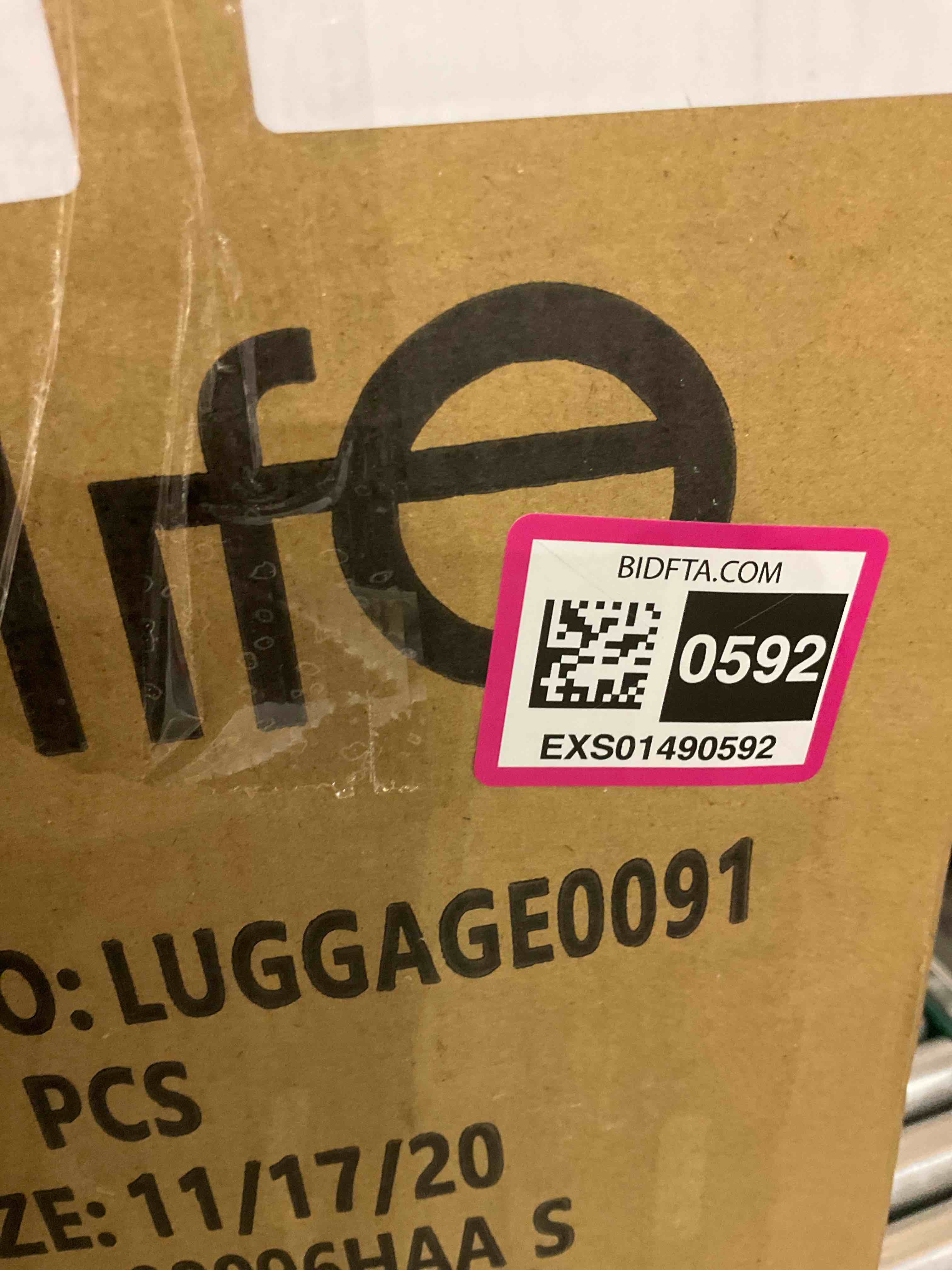 https://s3.amazonaws.com/lotting-images-prod/BargainHunt/EXS01490592_1716989461302.jpeg