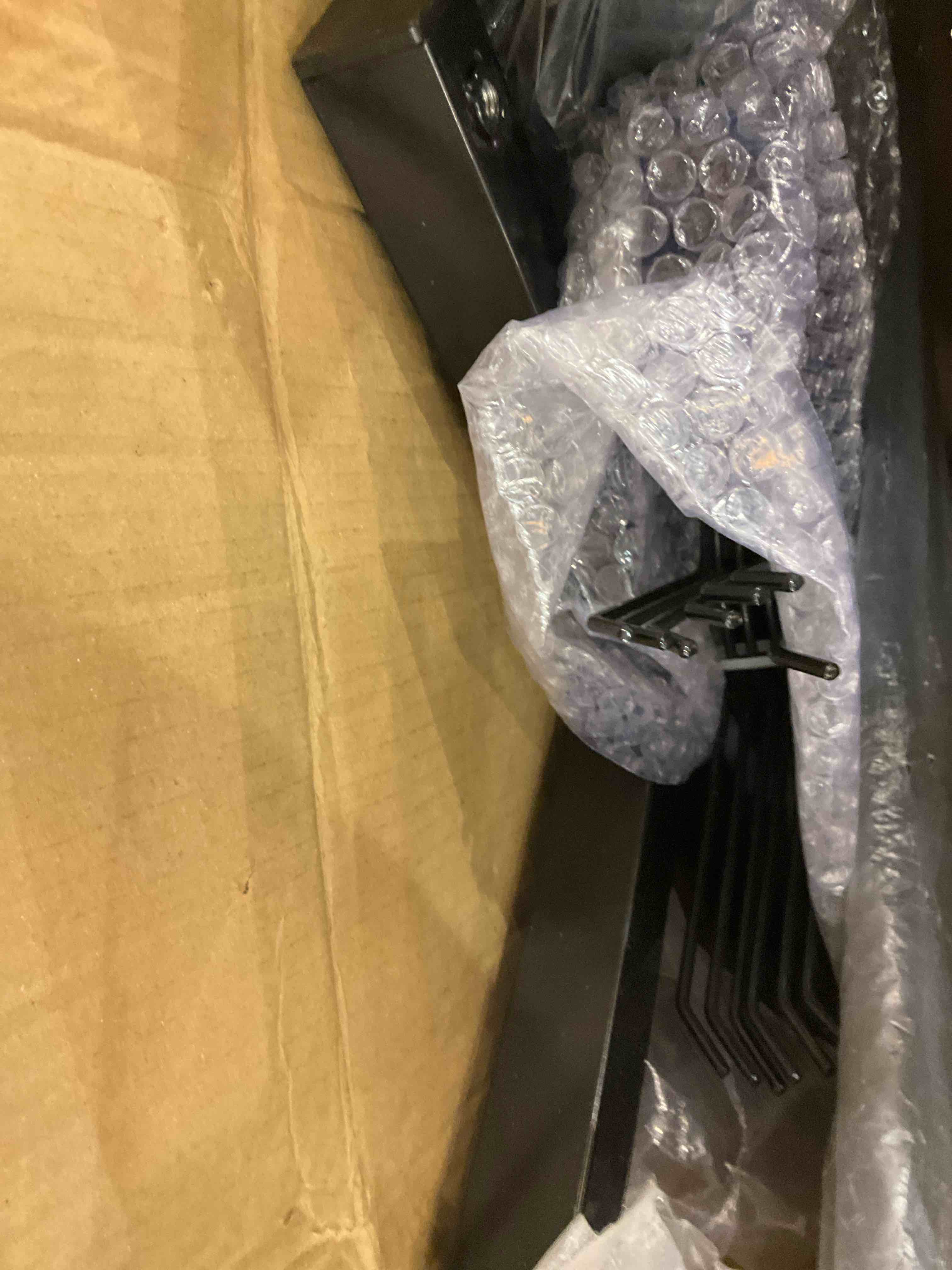 https://s3.amazonaws.com/lotting-images-prod/BargainHunt/EXS01490593_1716989721653.jpeg