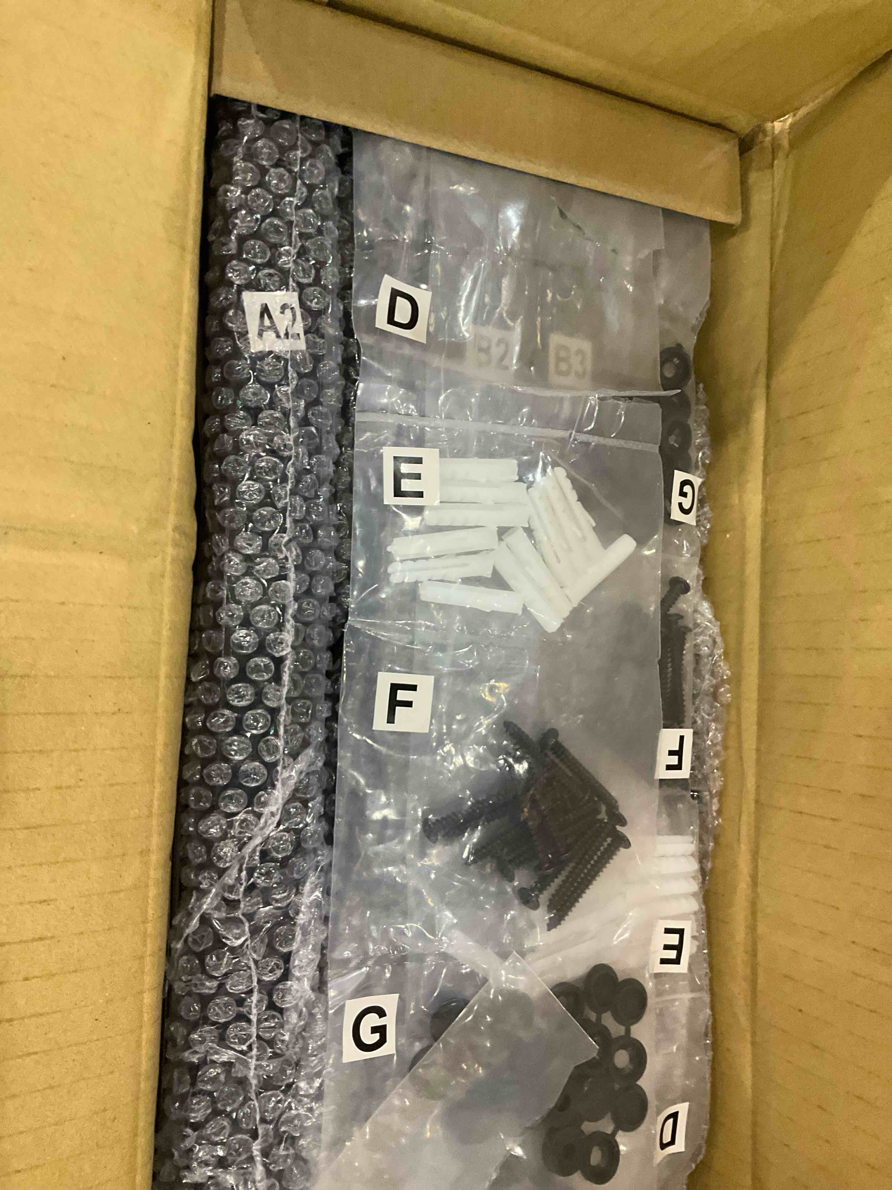 https://s3.amazonaws.com/lotting-images-prod/BargainHunt/EXS01490697_1717070574677.jpeg