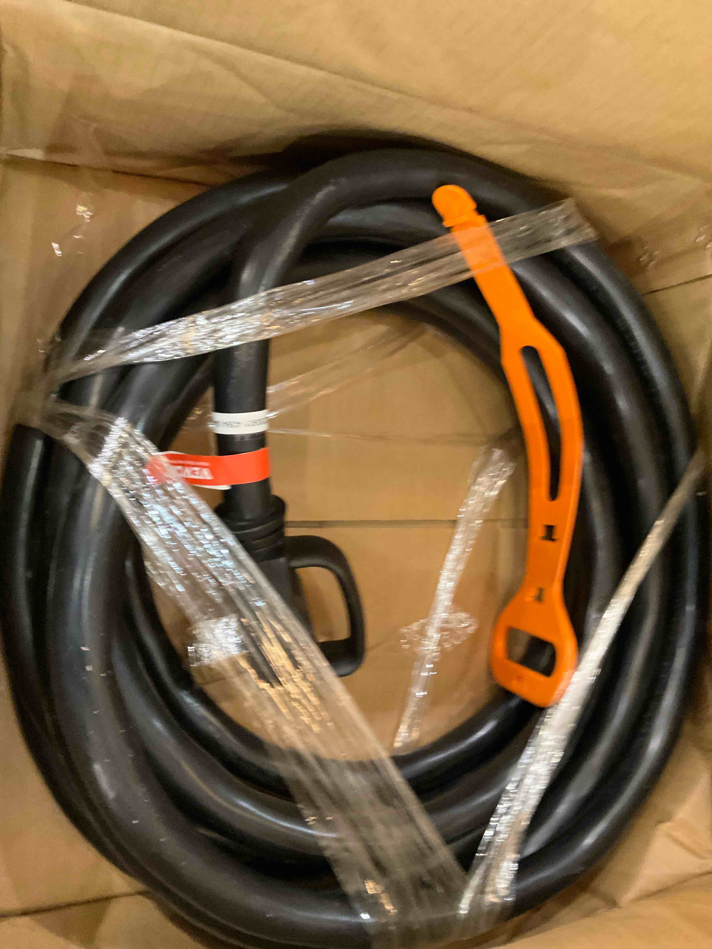 https://s3.amazonaws.com/lotting-images-prod/BargainHunt/EXS01490726_1717080075799.jpeg