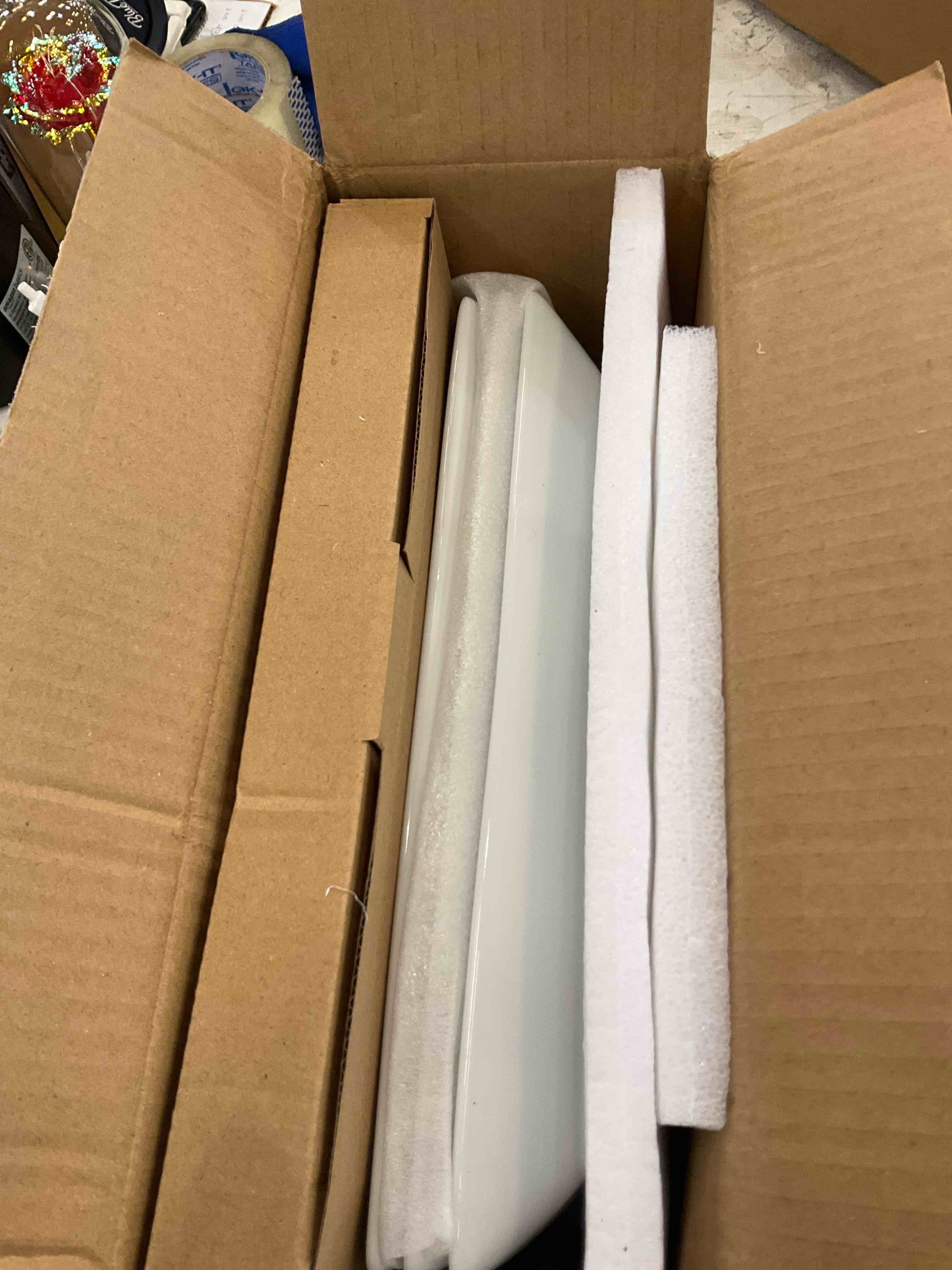 https://s3.amazonaws.com/lotting-images-prod/BargainHunt/EXS01491039_1716915174634.jpeg