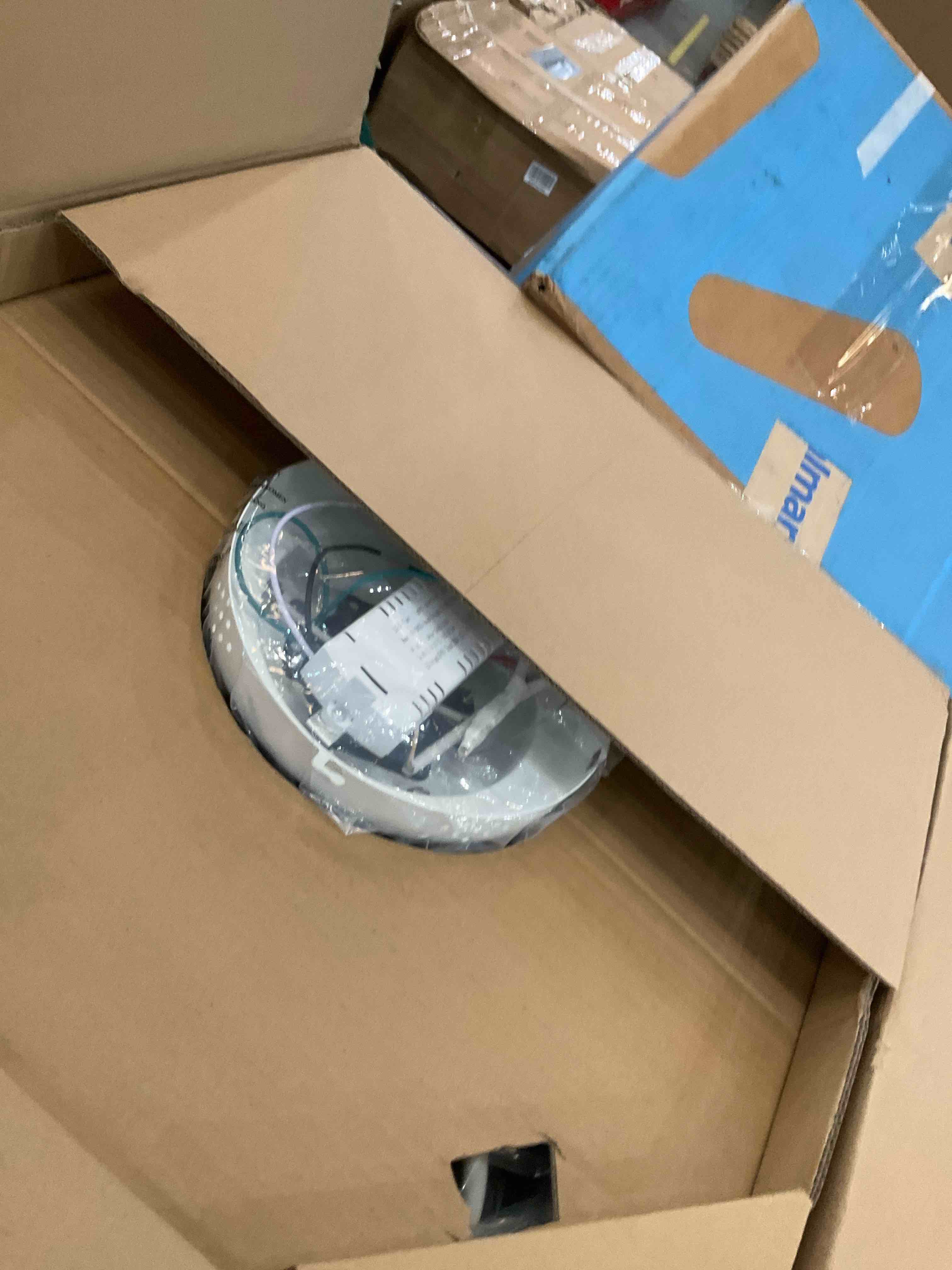 https://s3.amazonaws.com/lotting-images-prod/BargainHunt/EXS01491263_1717003120418.jpeg