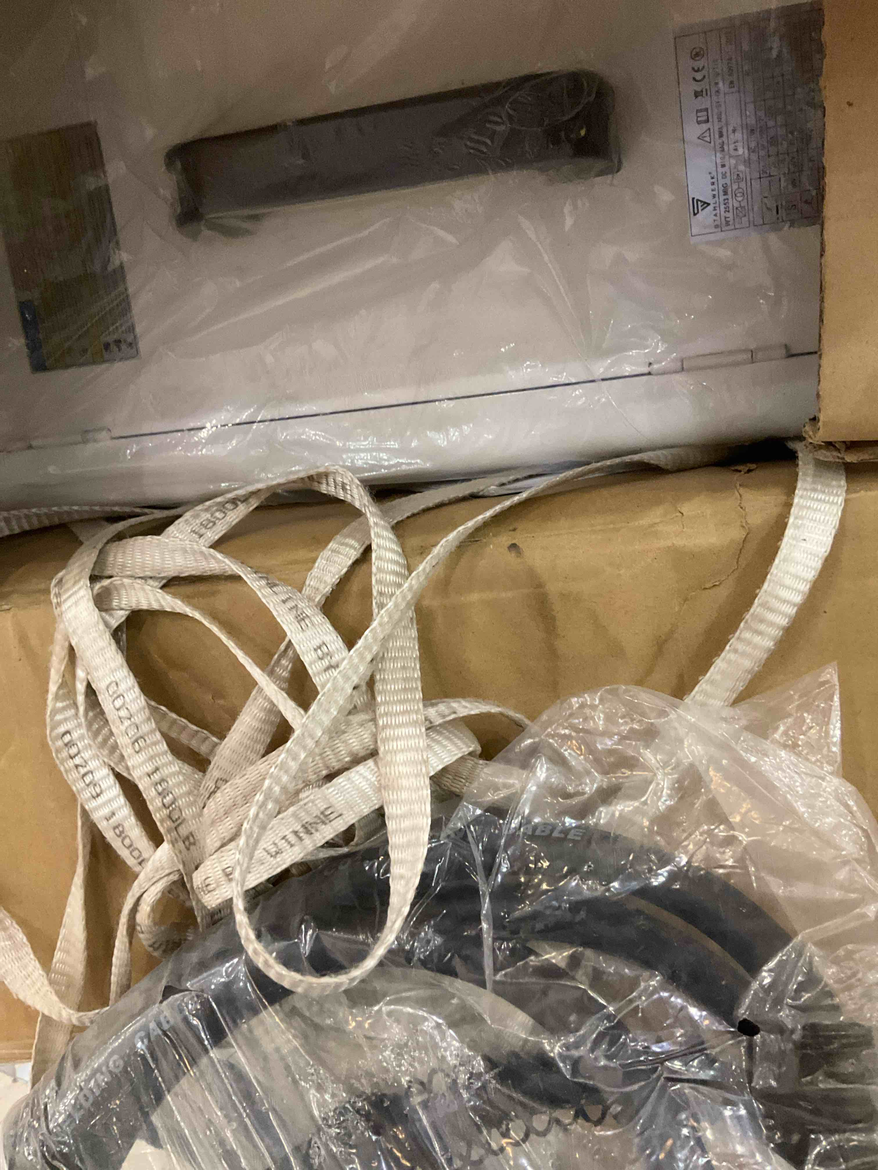 https://s3.amazonaws.com/lotting-images-prod/BargainHunt/EXS01491267_1717003937411.jpeg