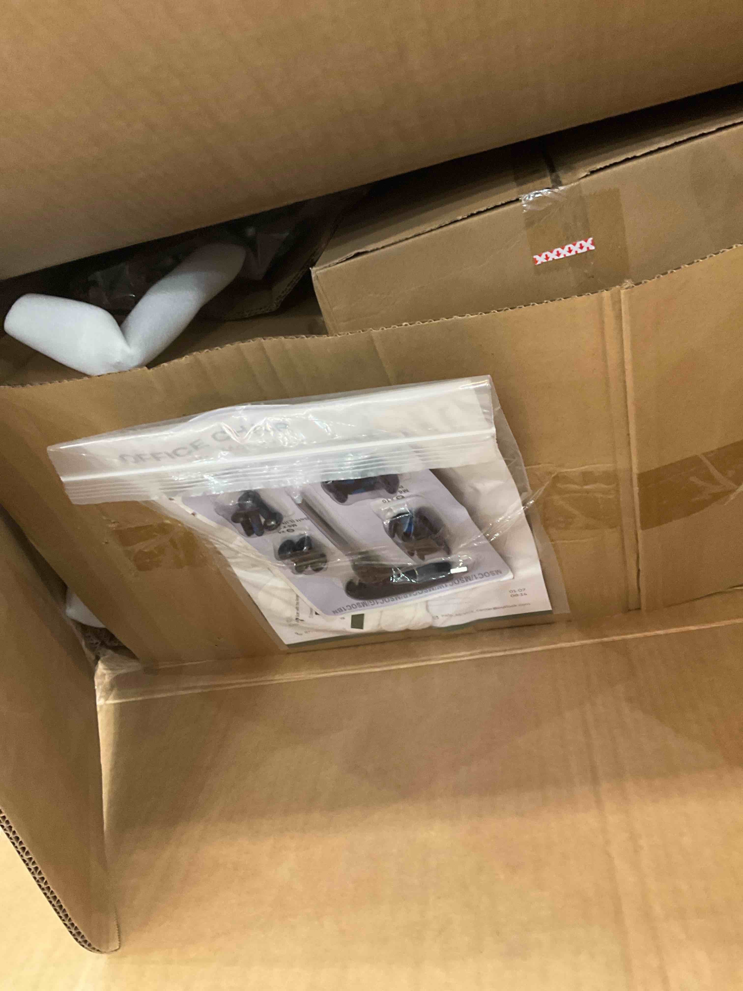 https://s3.amazonaws.com/lotting-images-prod/BargainHunt/EXS01491270_1717004256304.jpeg