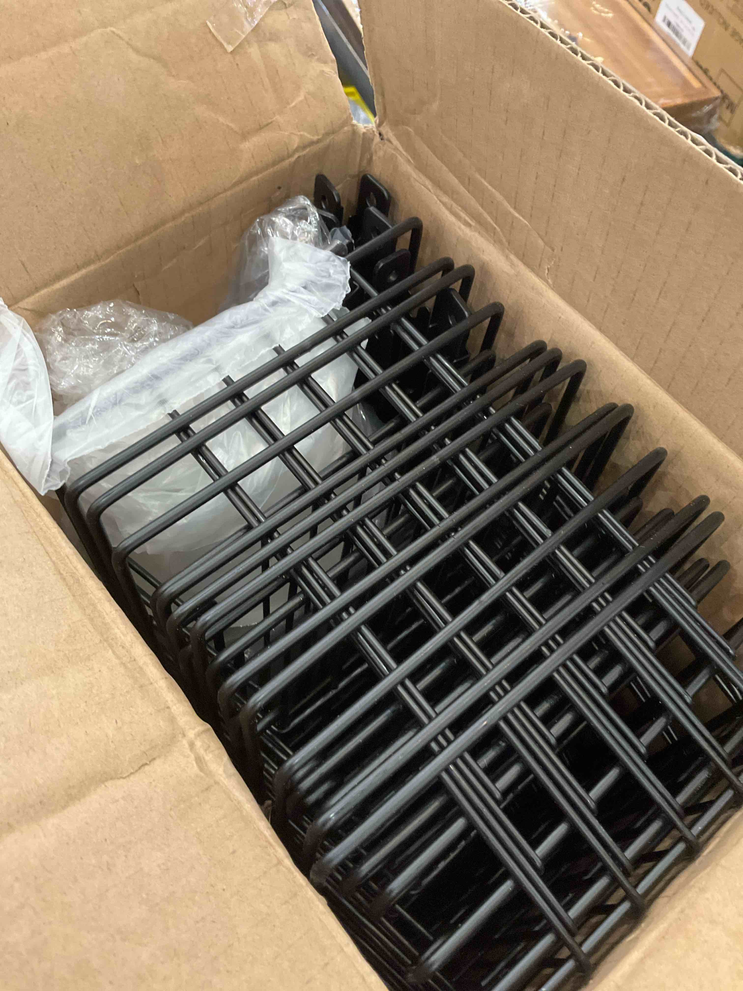 https://s3.amazonaws.com/lotting-images-prod/BargainHunt/EXS01491289_1717007209151.jpeg