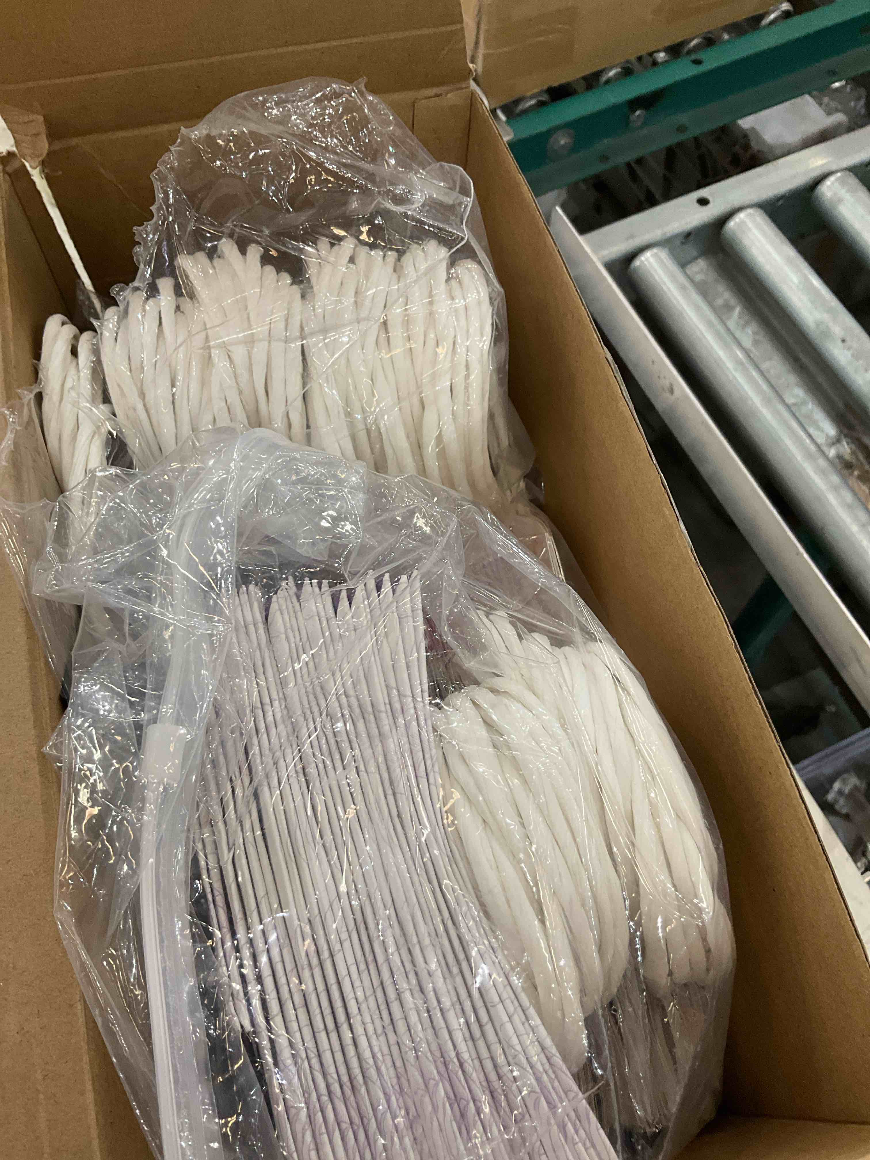 https://s3.amazonaws.com/lotting-images-prod/BargainHunt/EXS01491295_1717007730529.jpeg