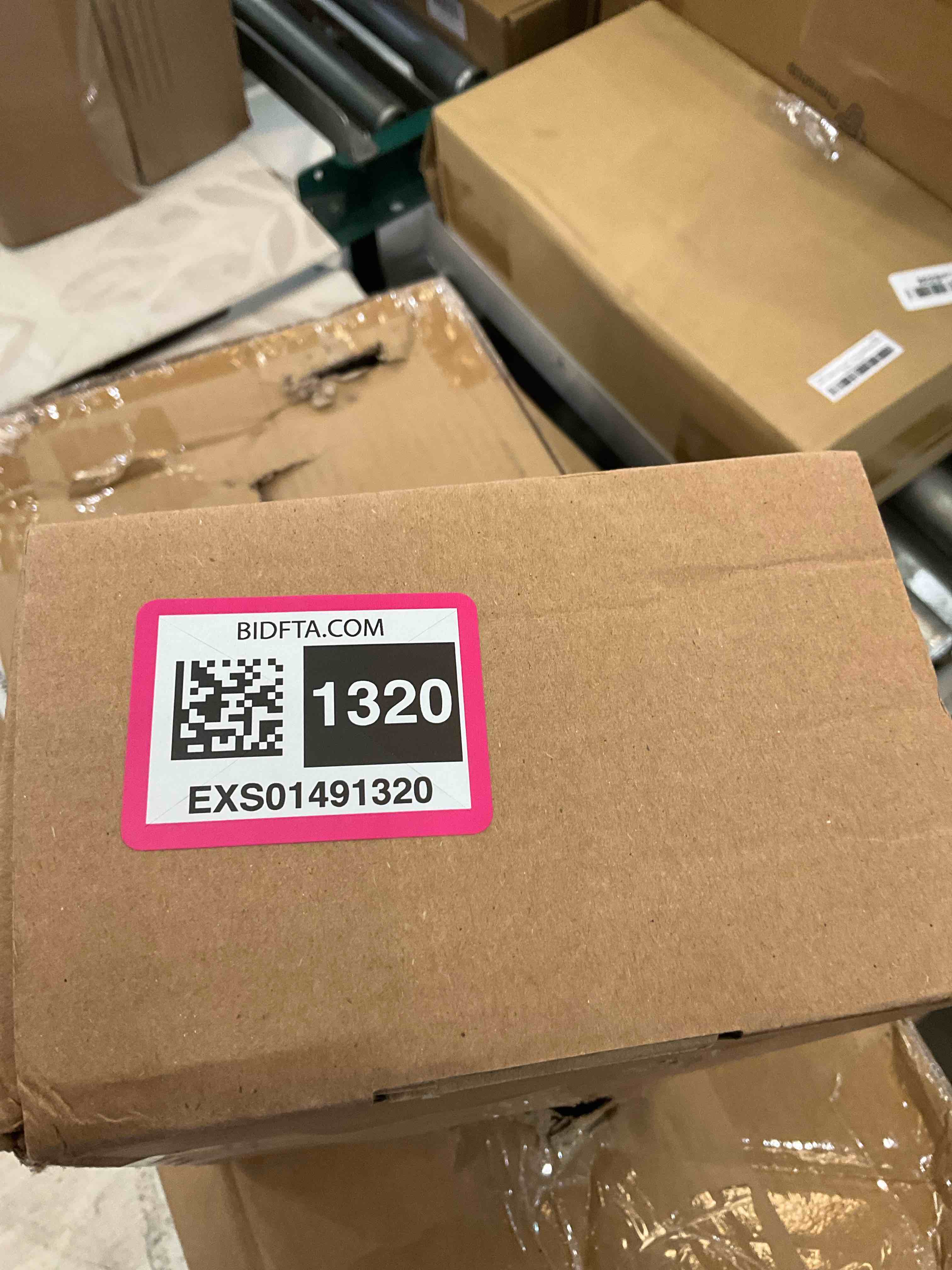 https://s3.amazonaws.com/lotting-images-prod/BargainHunt/EXS01491320_1717009801795.jpeg