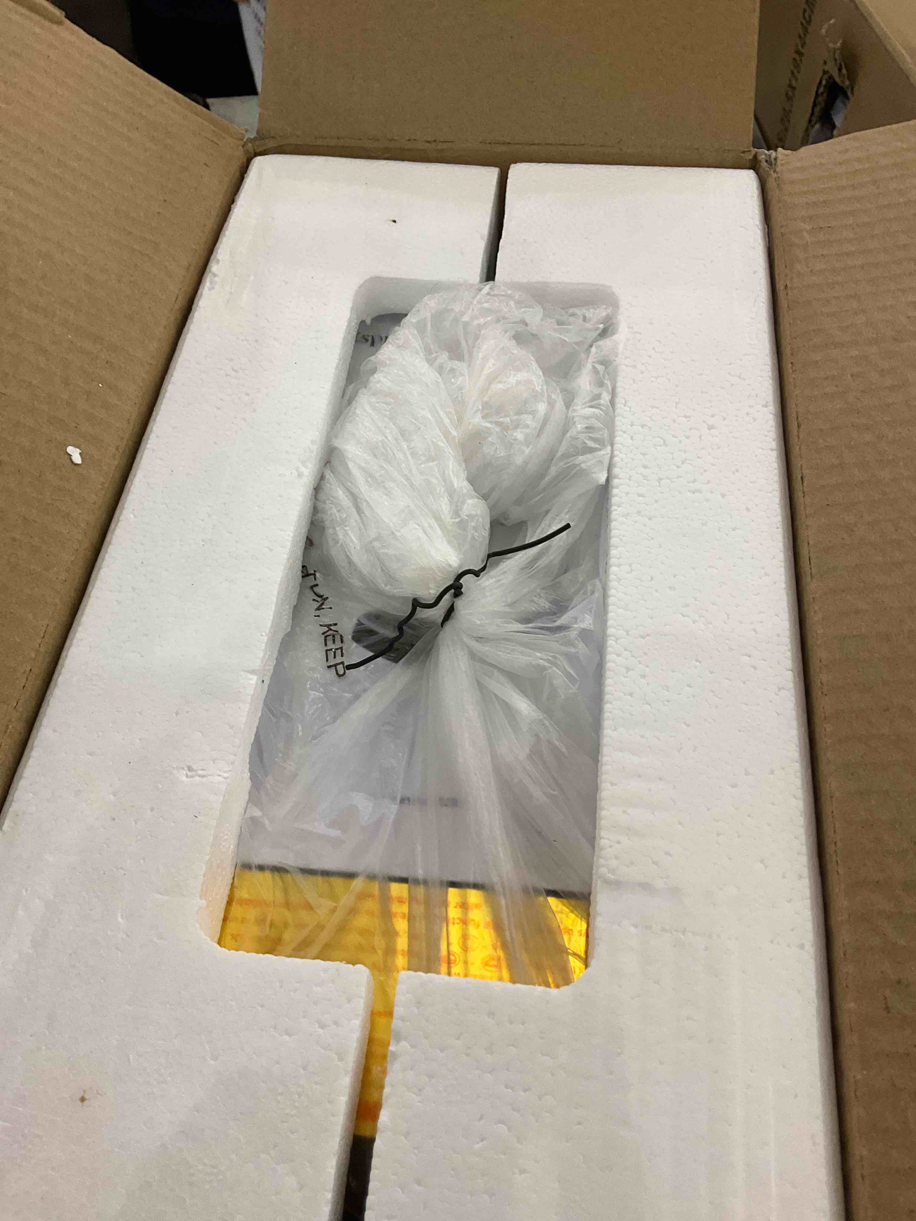 https://s3.amazonaws.com/lotting-images-prod/BargainHunt/EXS01491346_1717069821667.jpeg