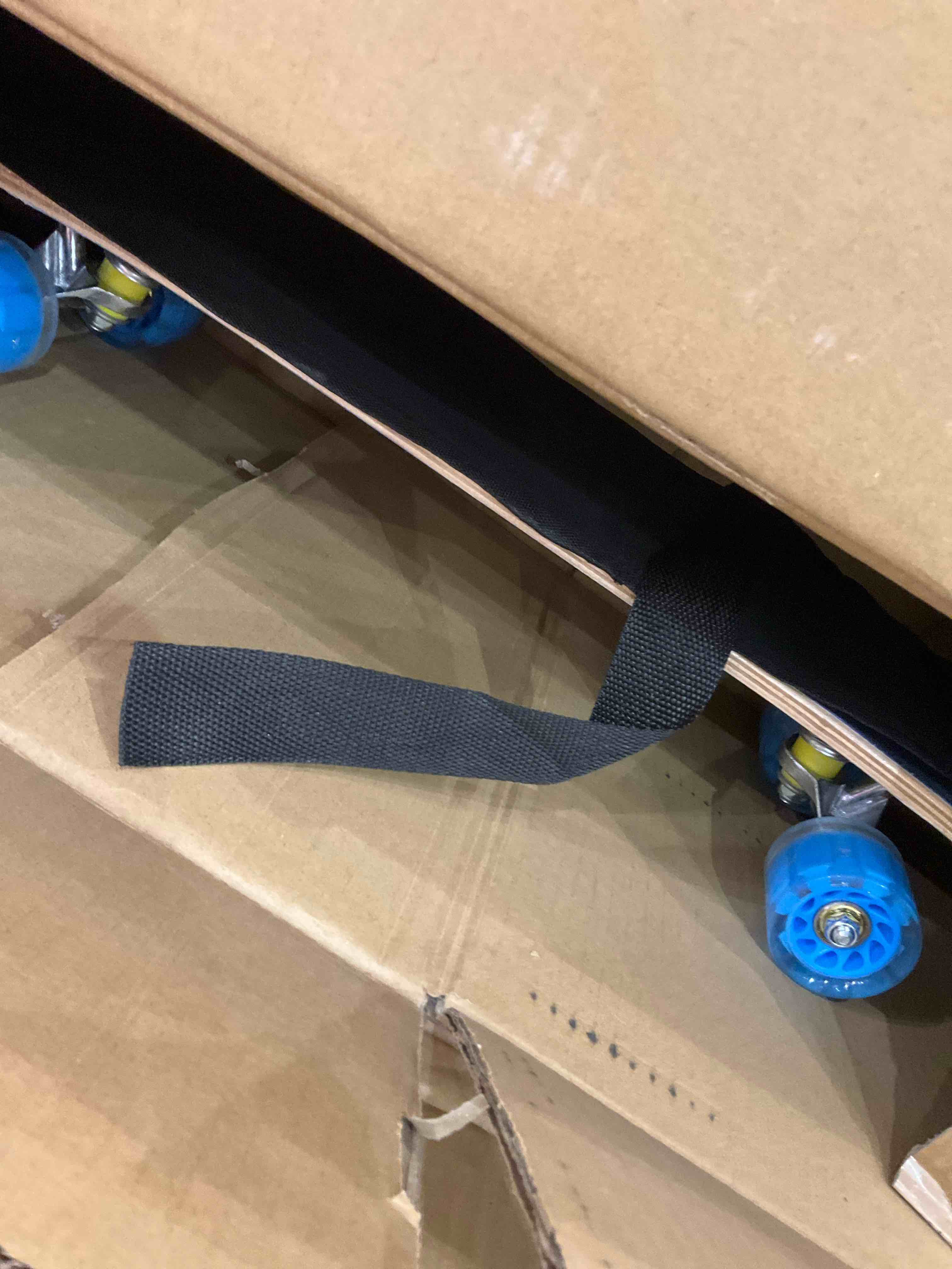 https://s3.amazonaws.com/lotting-images-prod/BargainHunt/EXS01491381_1717075424871.jpeg