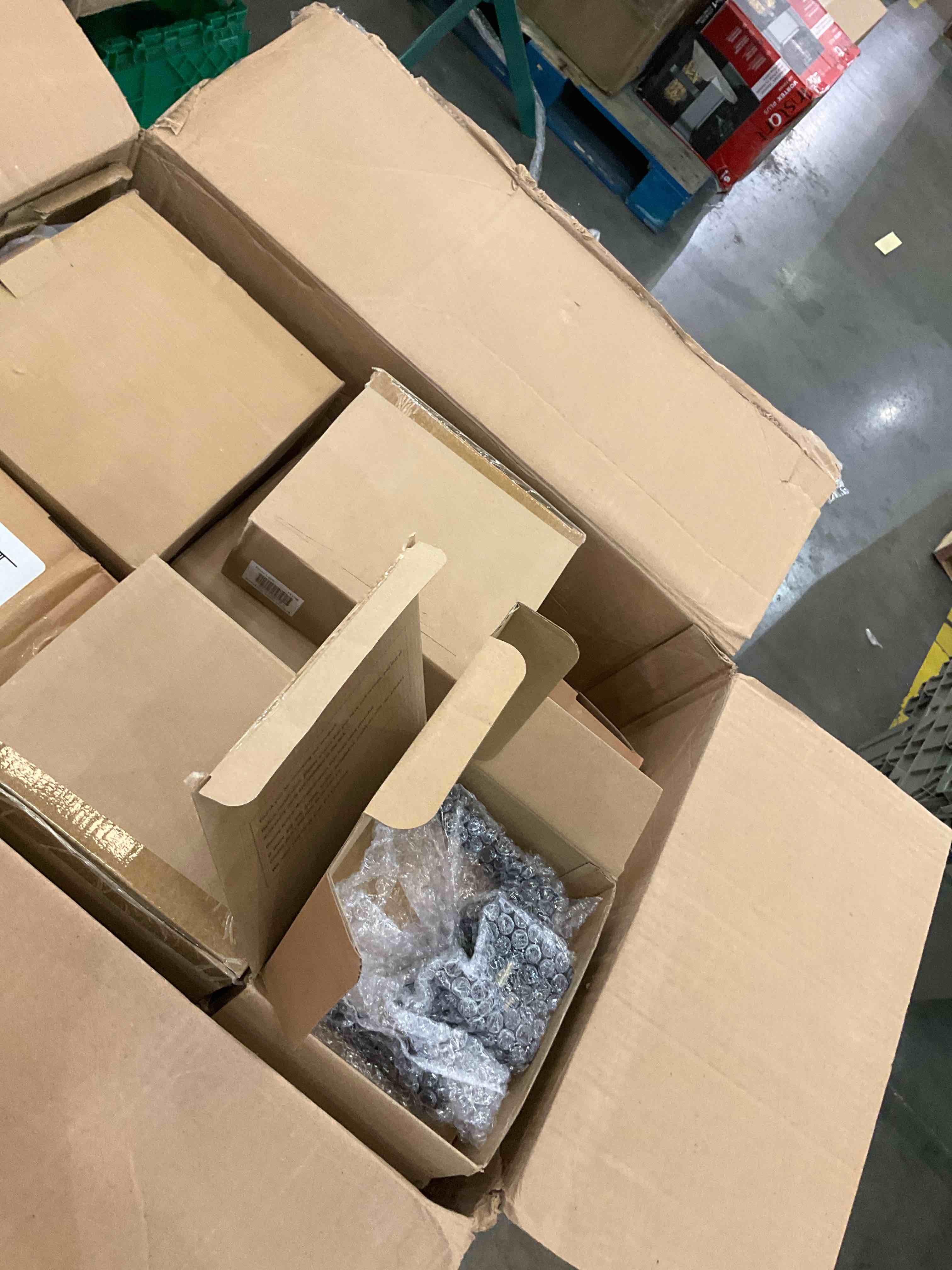 https://s3.amazonaws.com/lotting-images-prod/BargainHunt/EXS01491428_1717082579411.jpeg