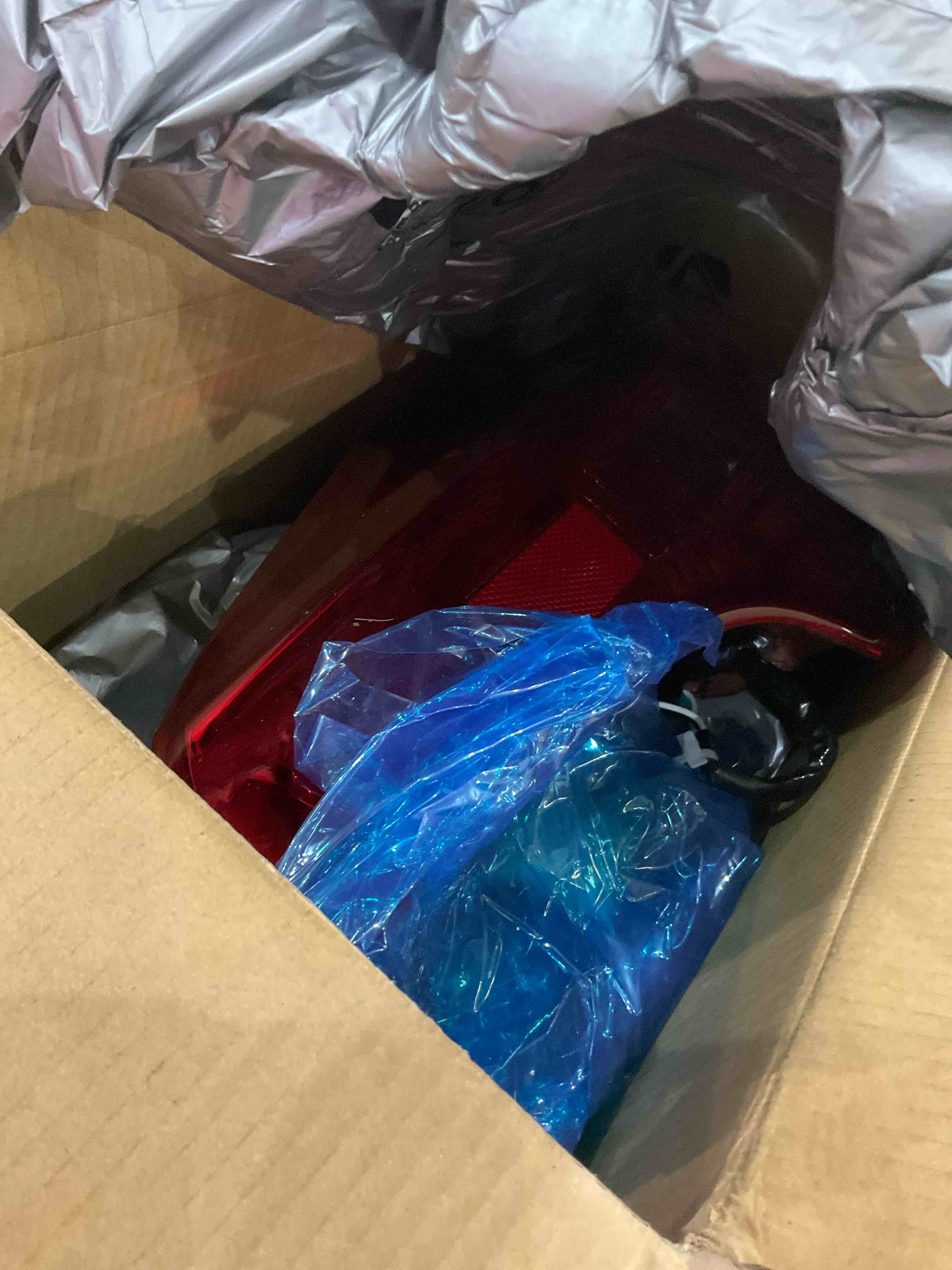 https://s3.amazonaws.com/lotting-images-prod/BargainHunt/EXS01491443_1717087991538.jpeg