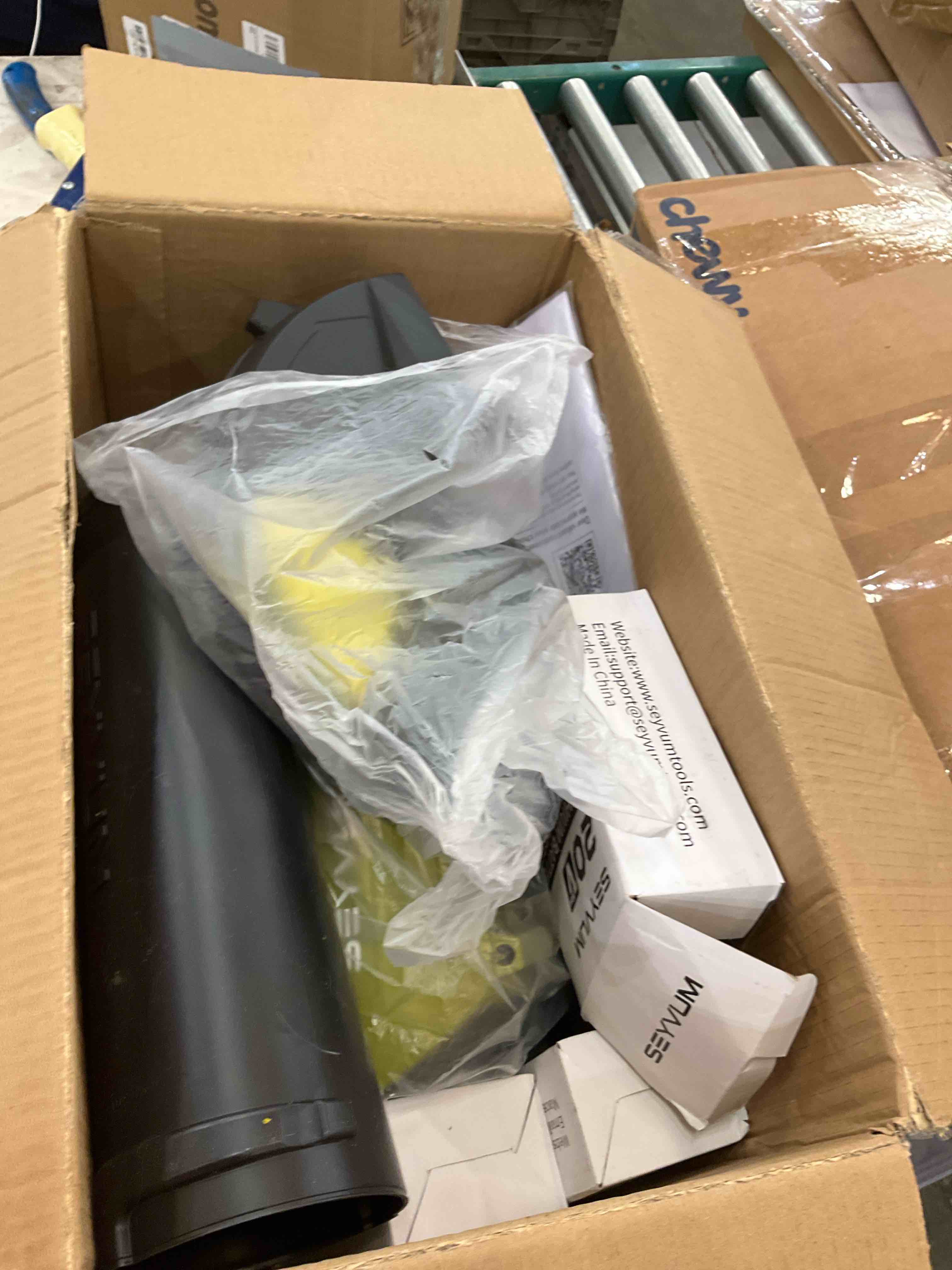 https://s3.amazonaws.com/lotting-images-prod/BargainHunt/EXS01491447_1717088421053.jpeg