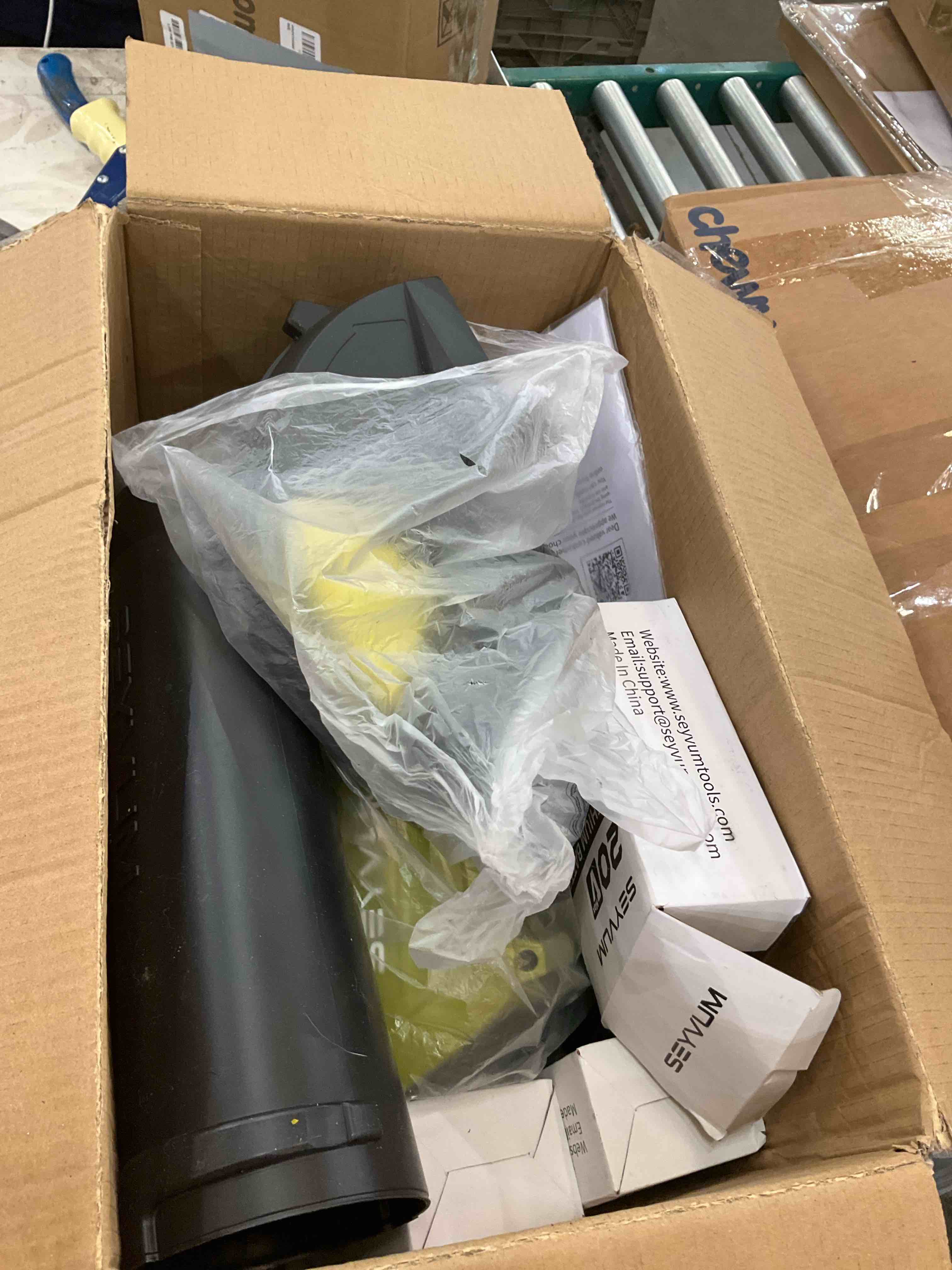 https://s3.amazonaws.com/lotting-images-prod/BargainHunt/EXS01491447_1717088421903.jpeg