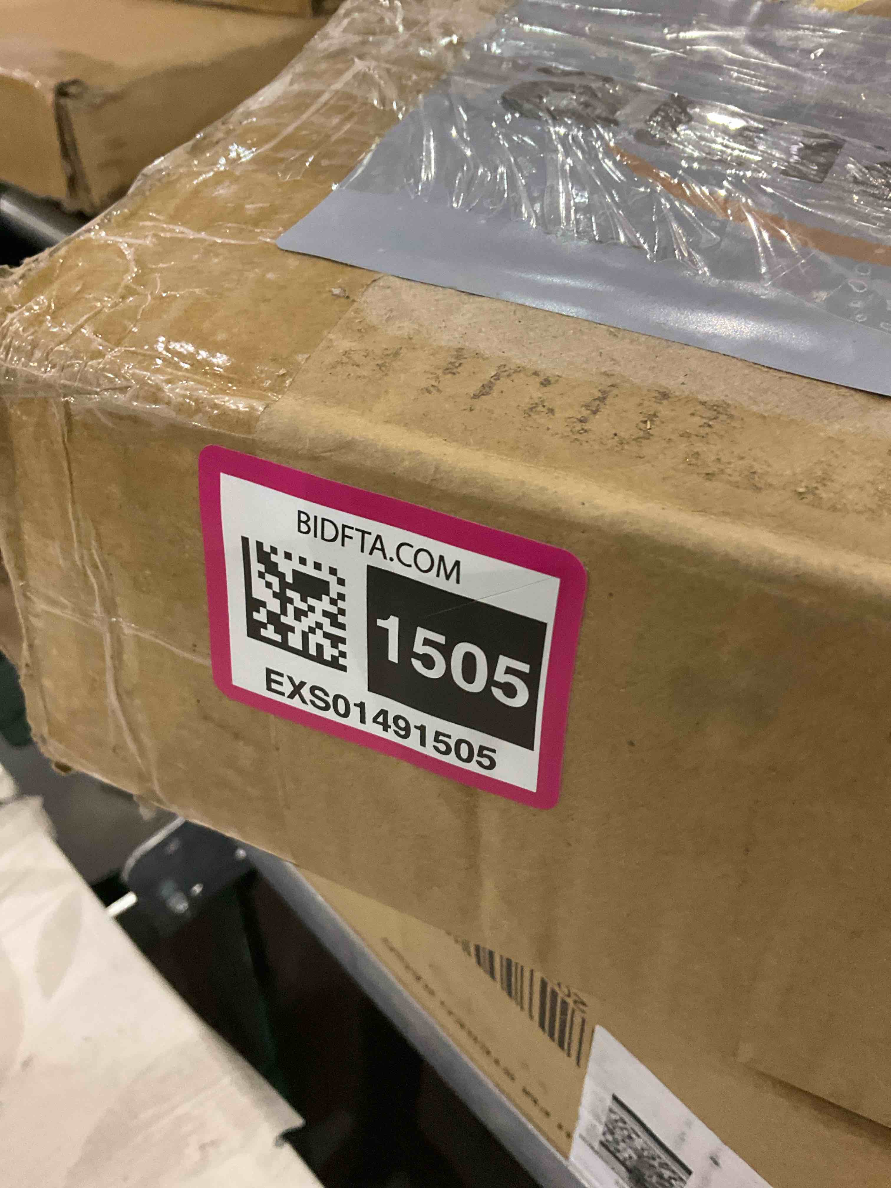 https://s3.amazonaws.com/lotting-images-prod/BargainHunt/EXS01491505_1717154120250.jpeg